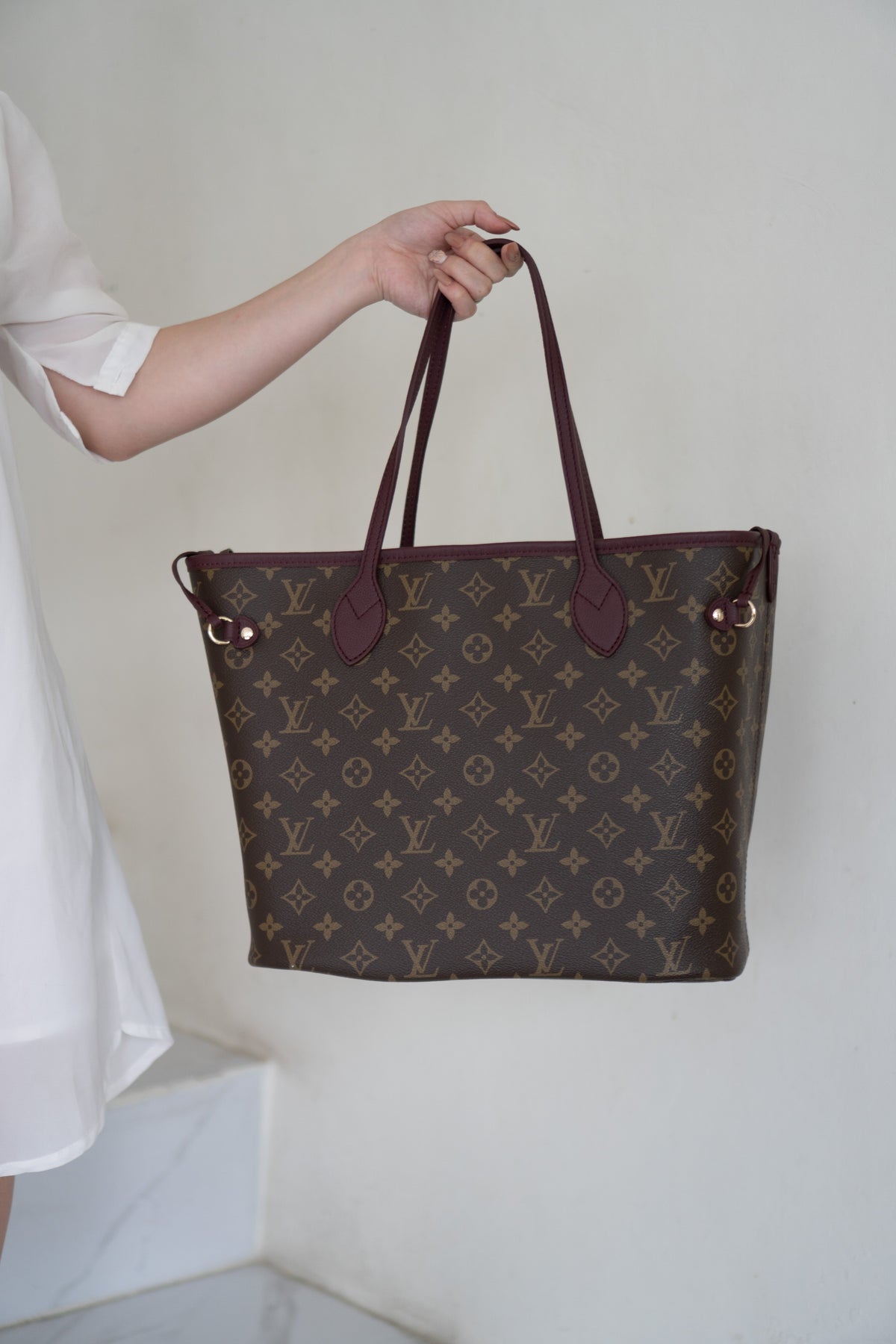Reversible Tote MM – Burgundy Grained Leather
