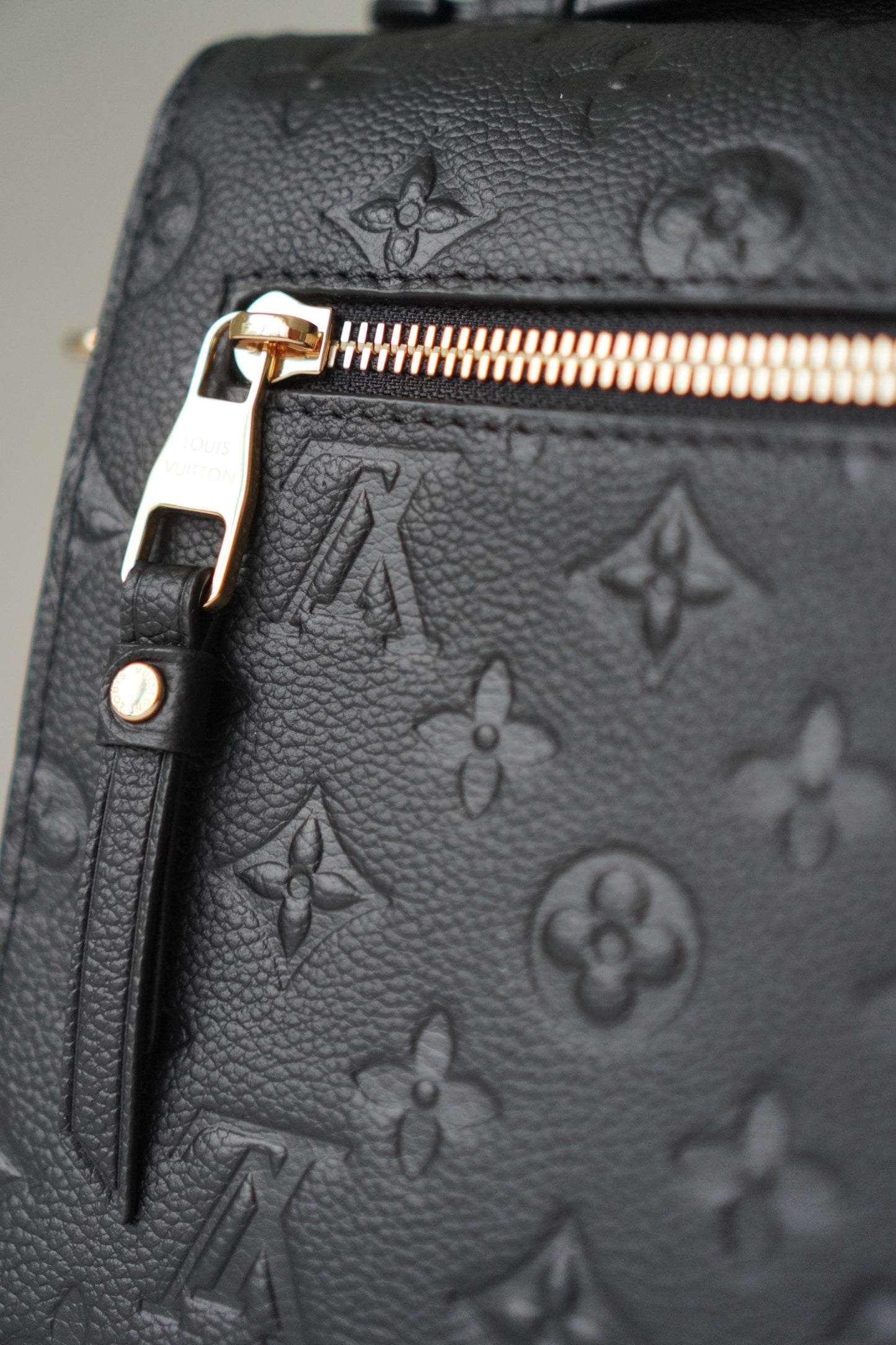 Pochette Metis in Black Empreinte leather