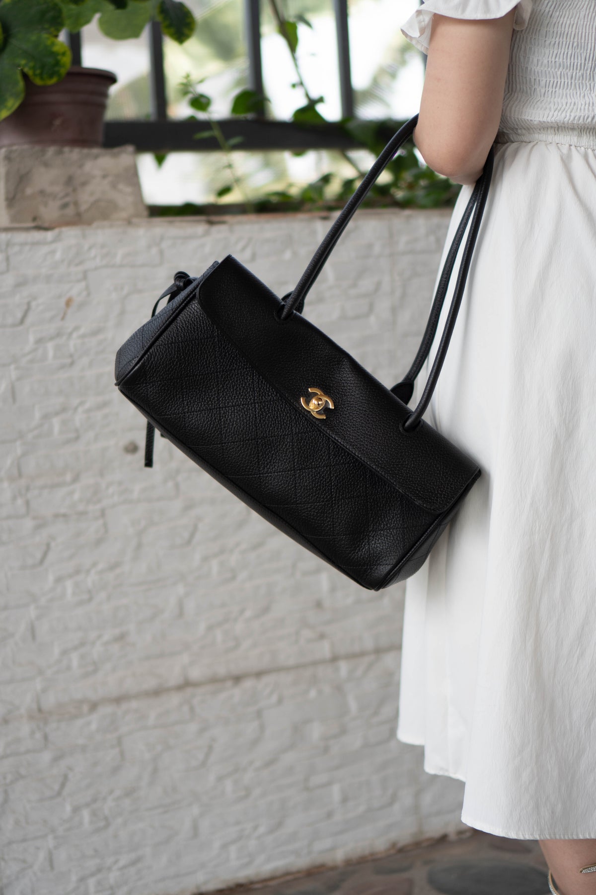 26S Shopping Tote East-West – Black Caviar Leather with Gold Hardware