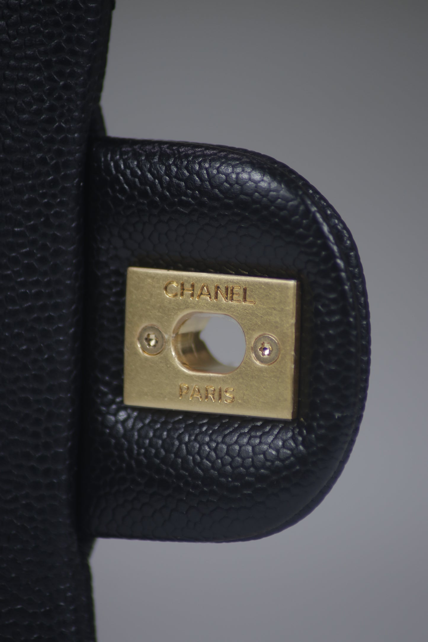 Pearl Crush Mini – Black Caviar with Gold Hardware