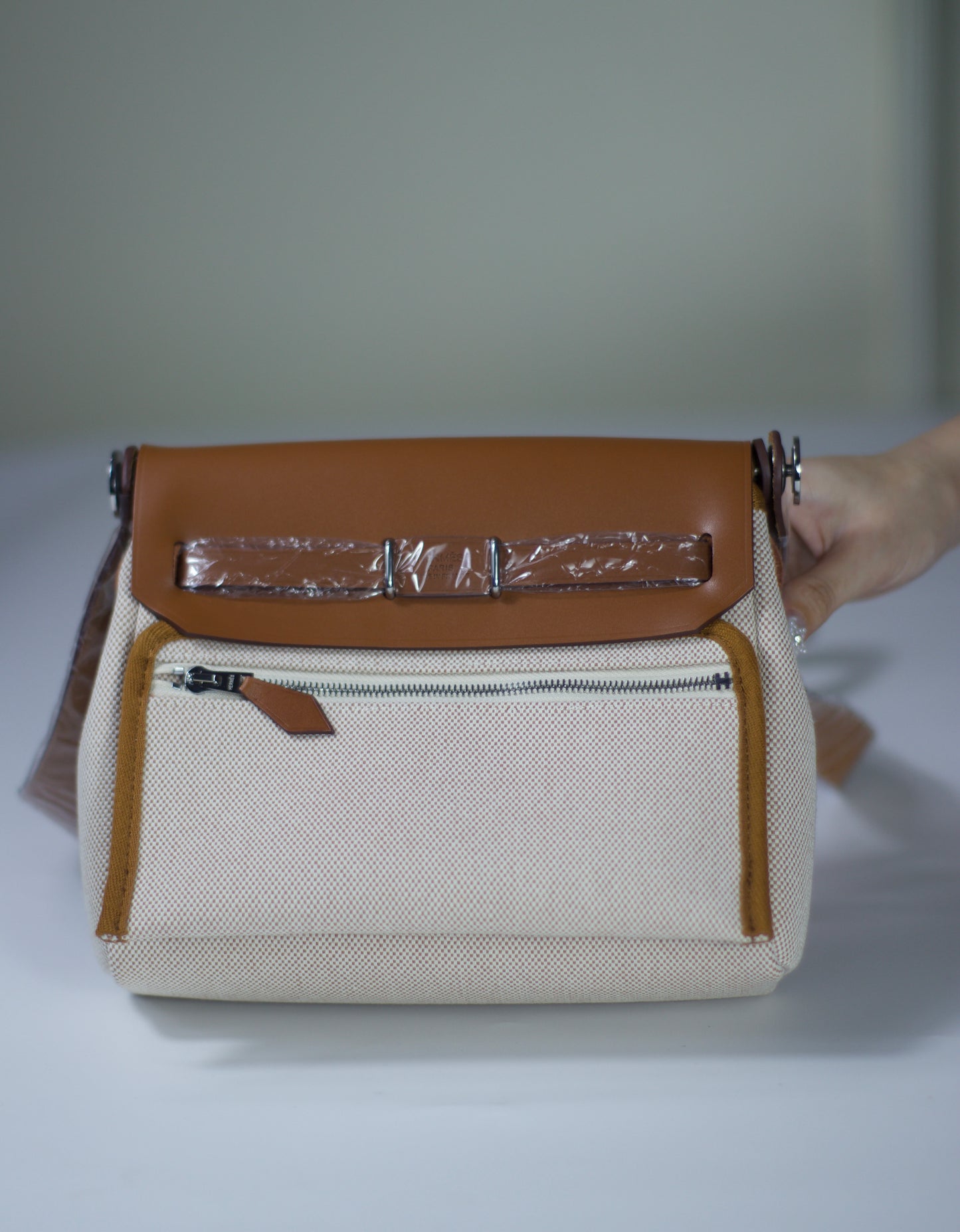 Herbag Mini – Natural Canvas & Vache Hunter Leather