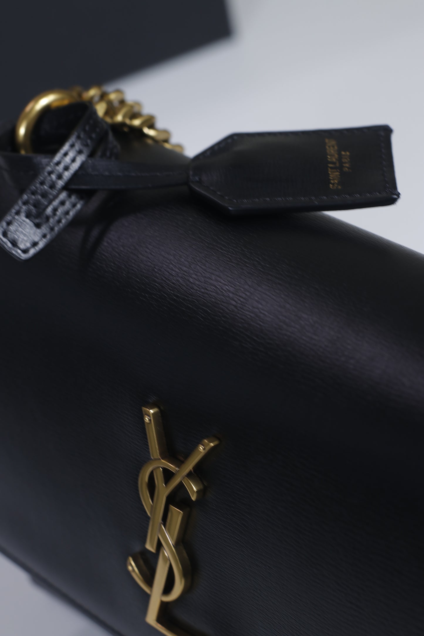Laurent Sunset Medium – Black with Gold Hardware