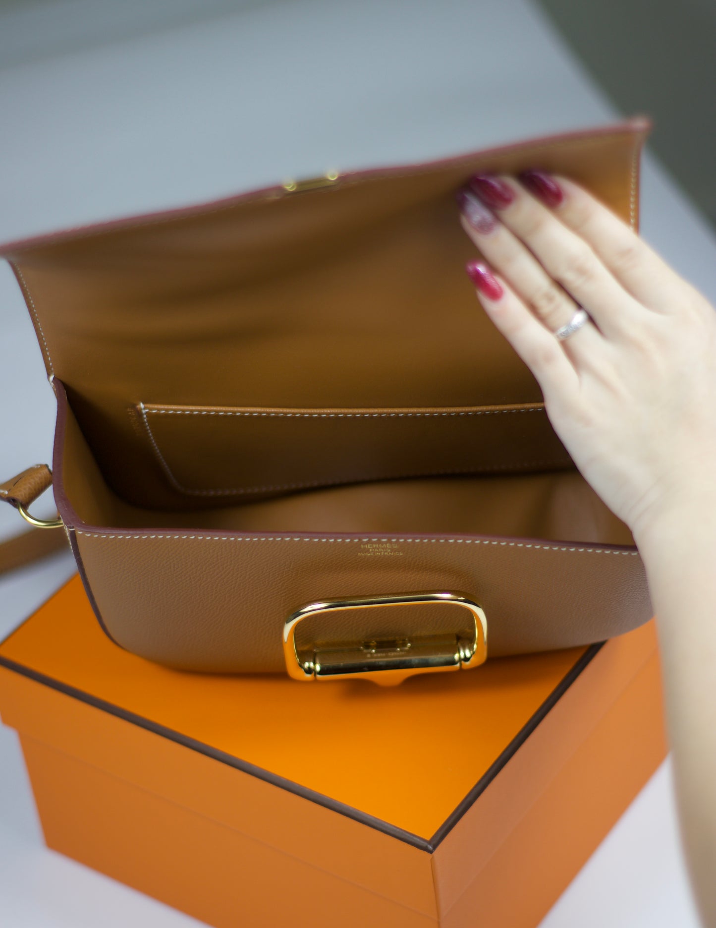 Della Cavalleria Élan – Gold Epsom with Gold Hardware