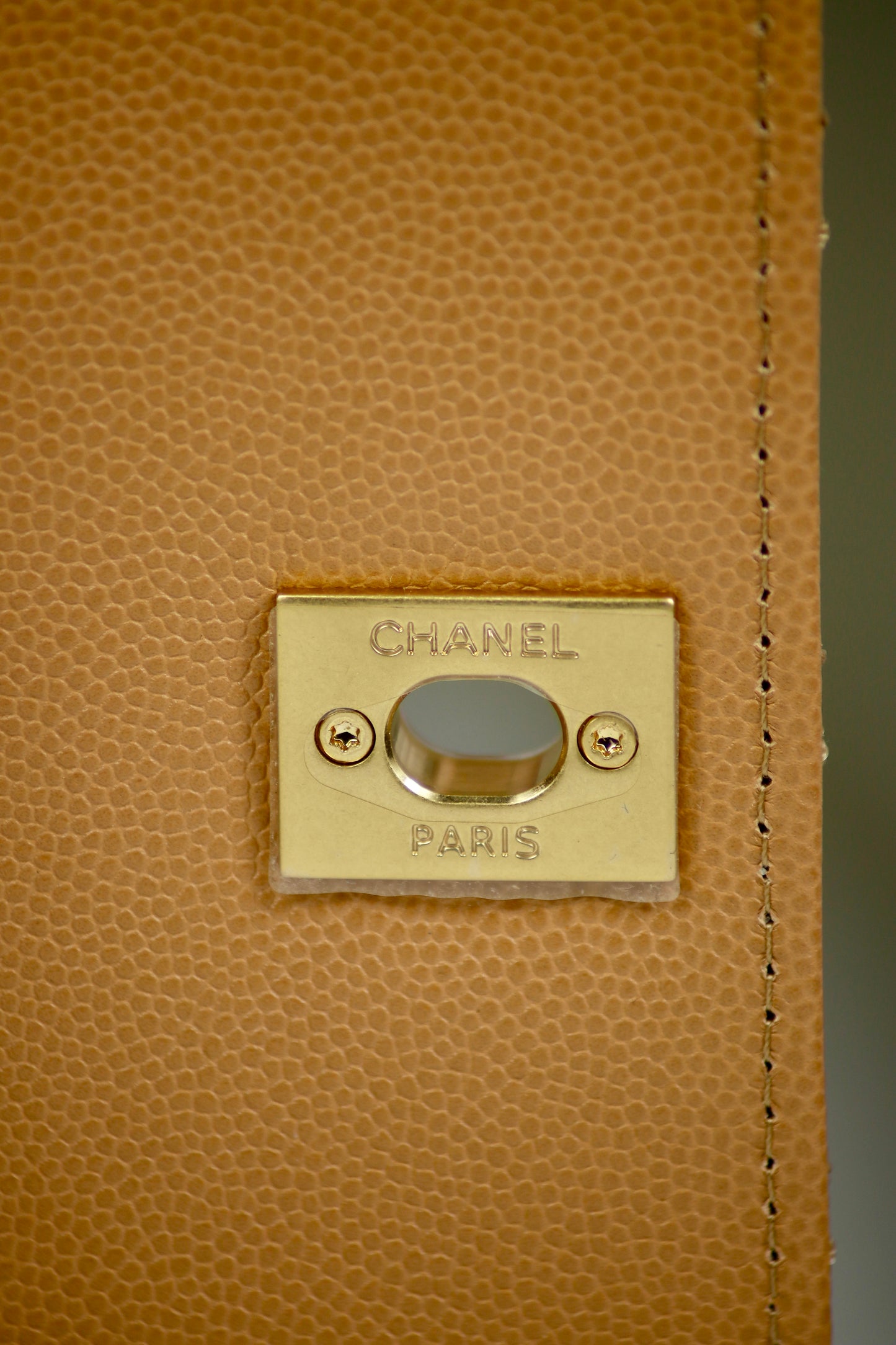 Coco Handle – Caramel 23P Caviar with Gold Hardware
