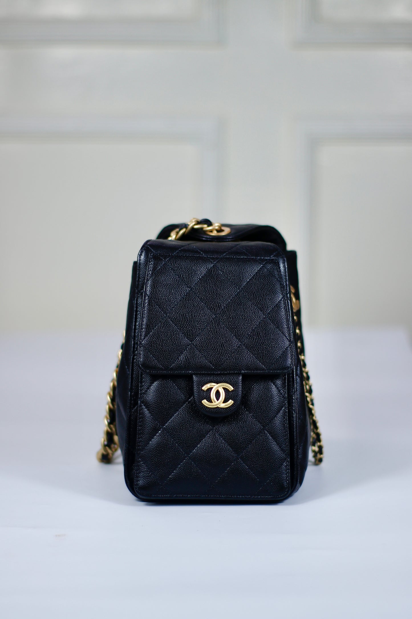 25C Small Drawstring Bag – Black Caviar with Gold Hardware