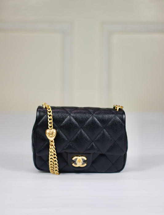 Pearl Crush Mini – Black Caviar with Gold Hardware