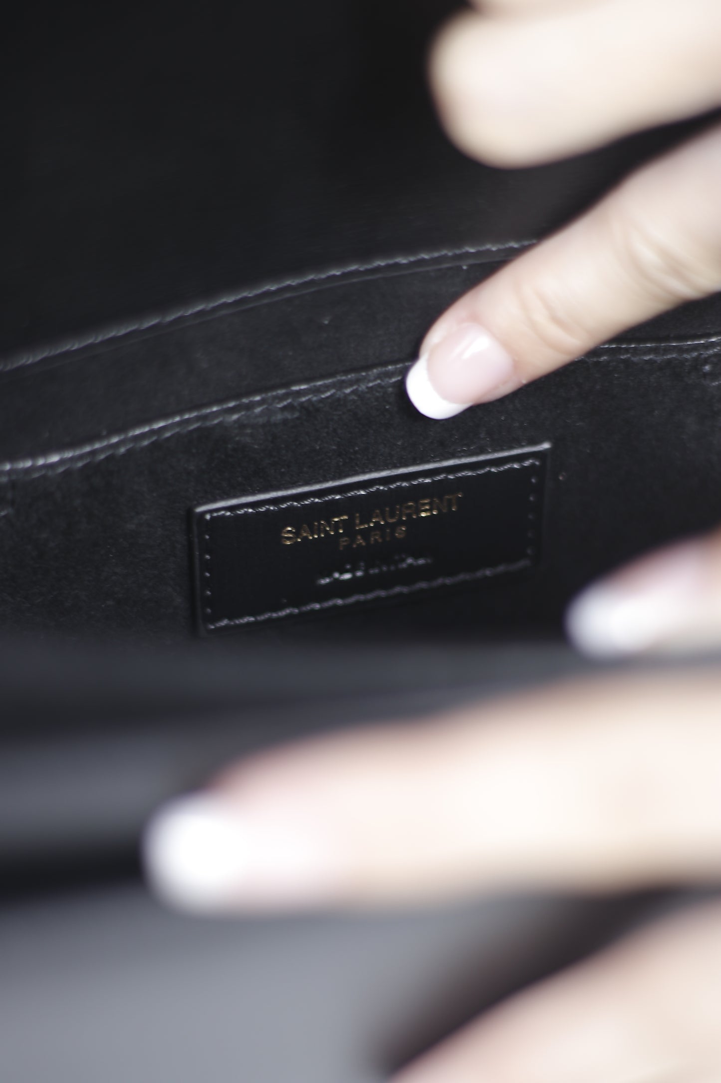 Laurent Sunset Medium – Black with Gold Hardware