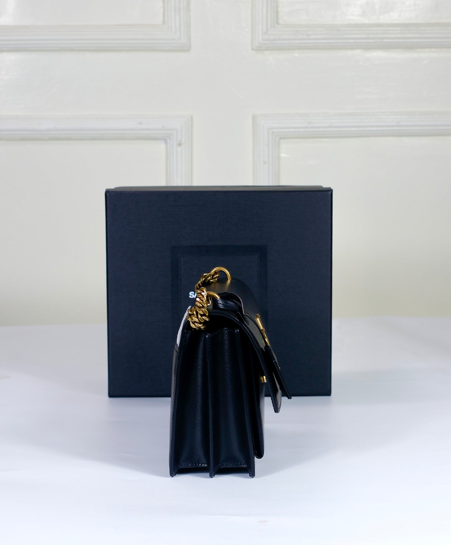 Laurent Sunset Medium – Black with Gold Hardware