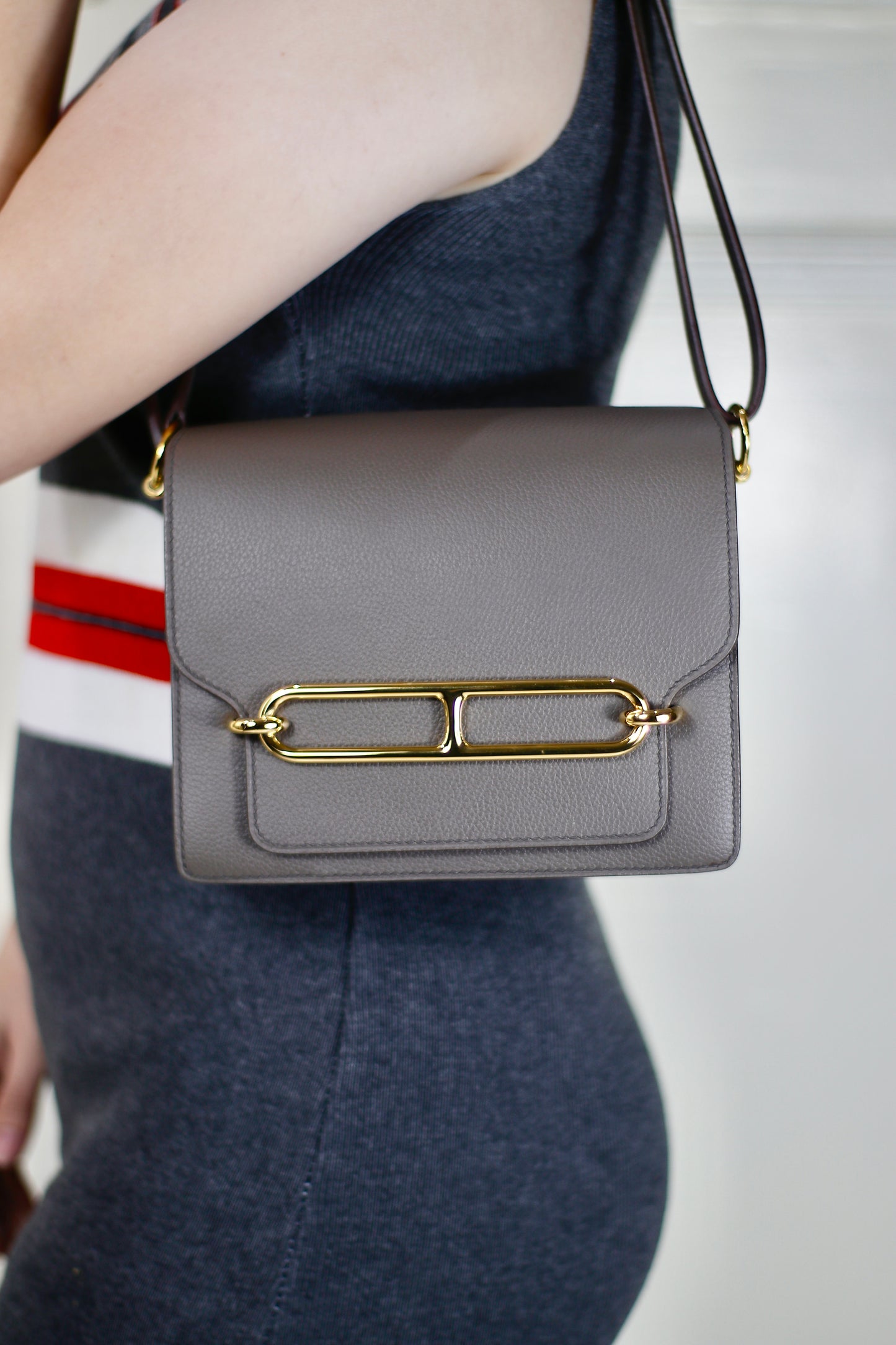 Roulis 18 – Etain with Gold Hardware