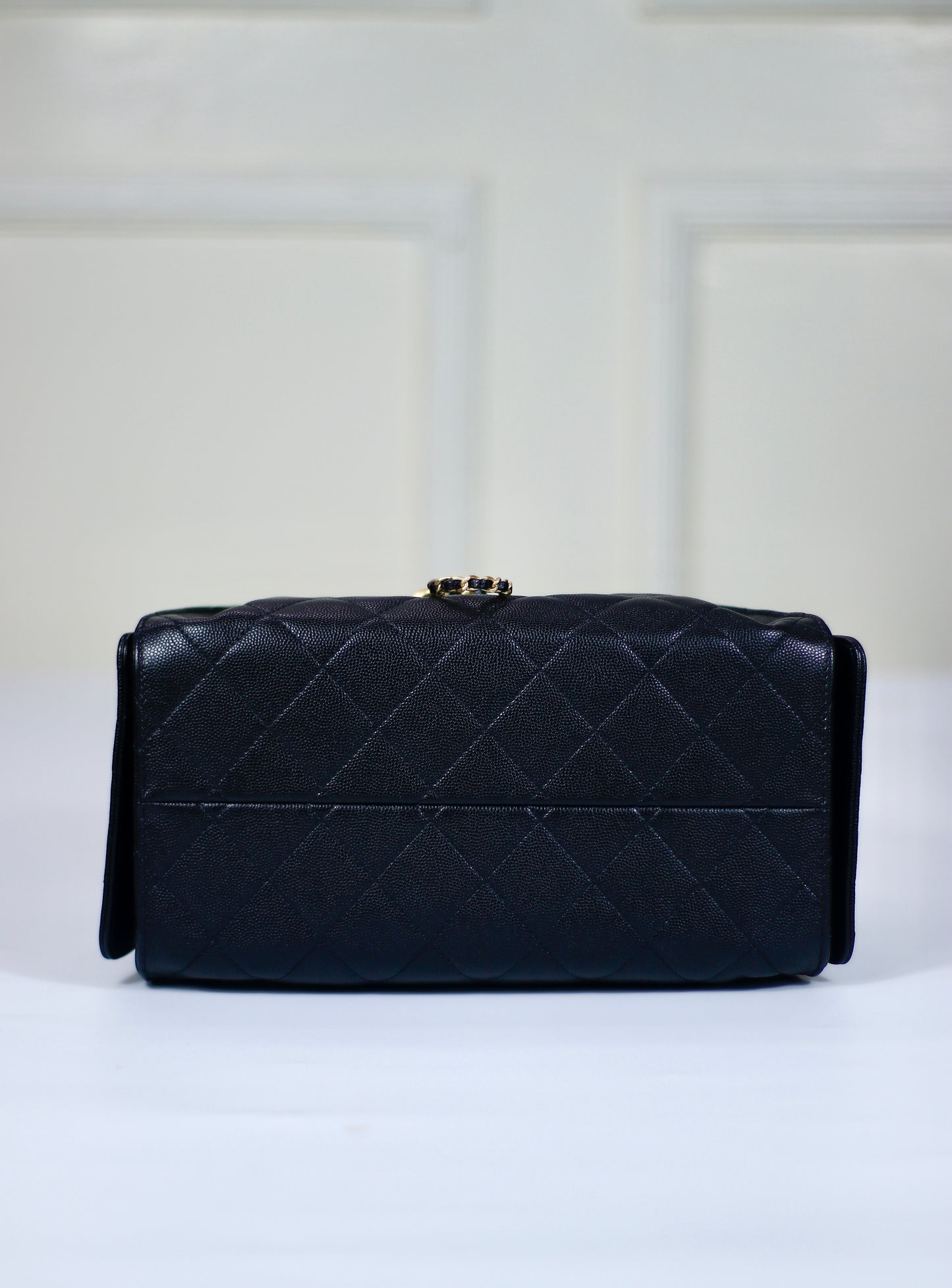 25C Small Drawstring Bag – Black Caviar with Gold Hardware