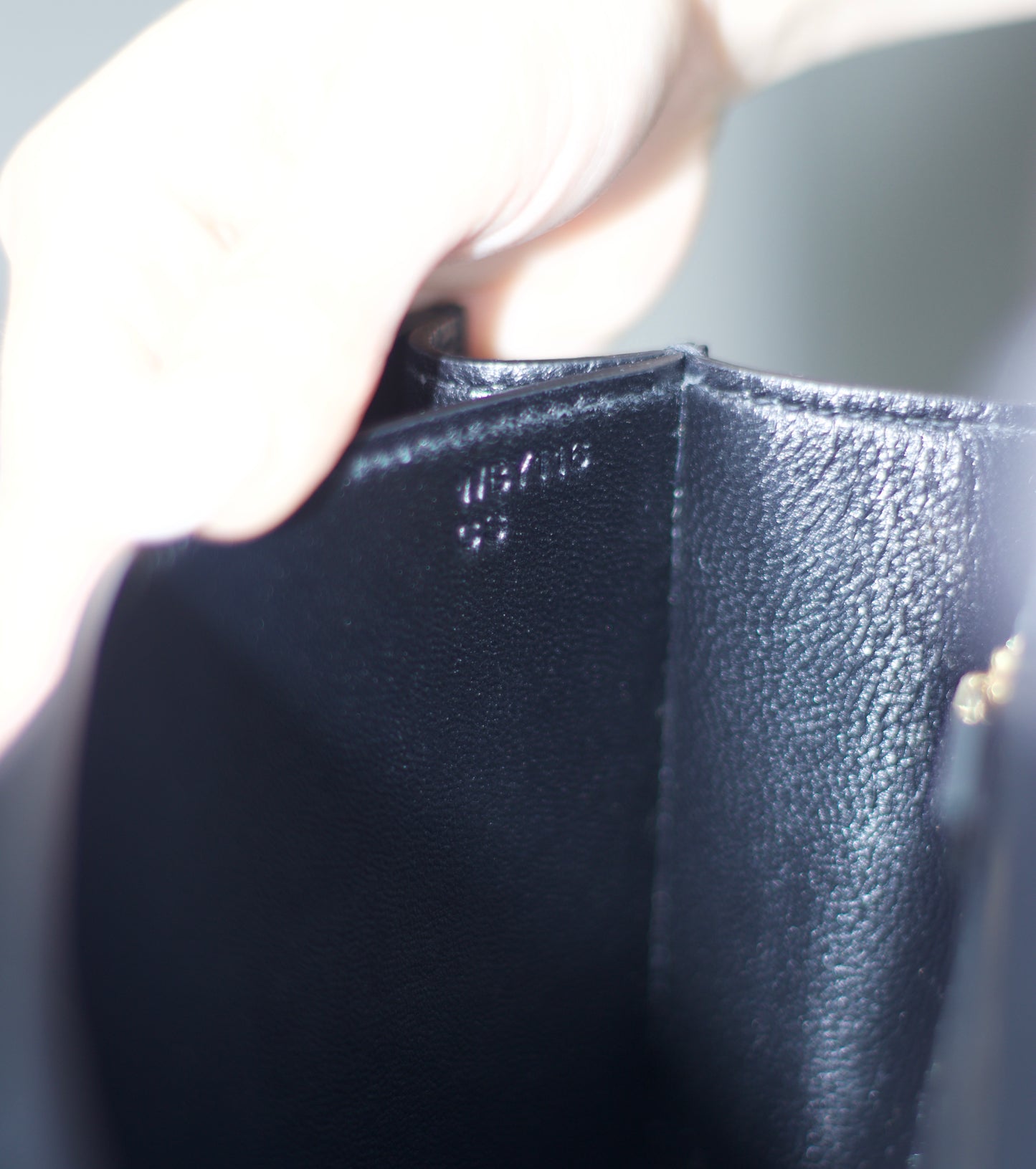 Constance 24 noir epsom leather gold hardware