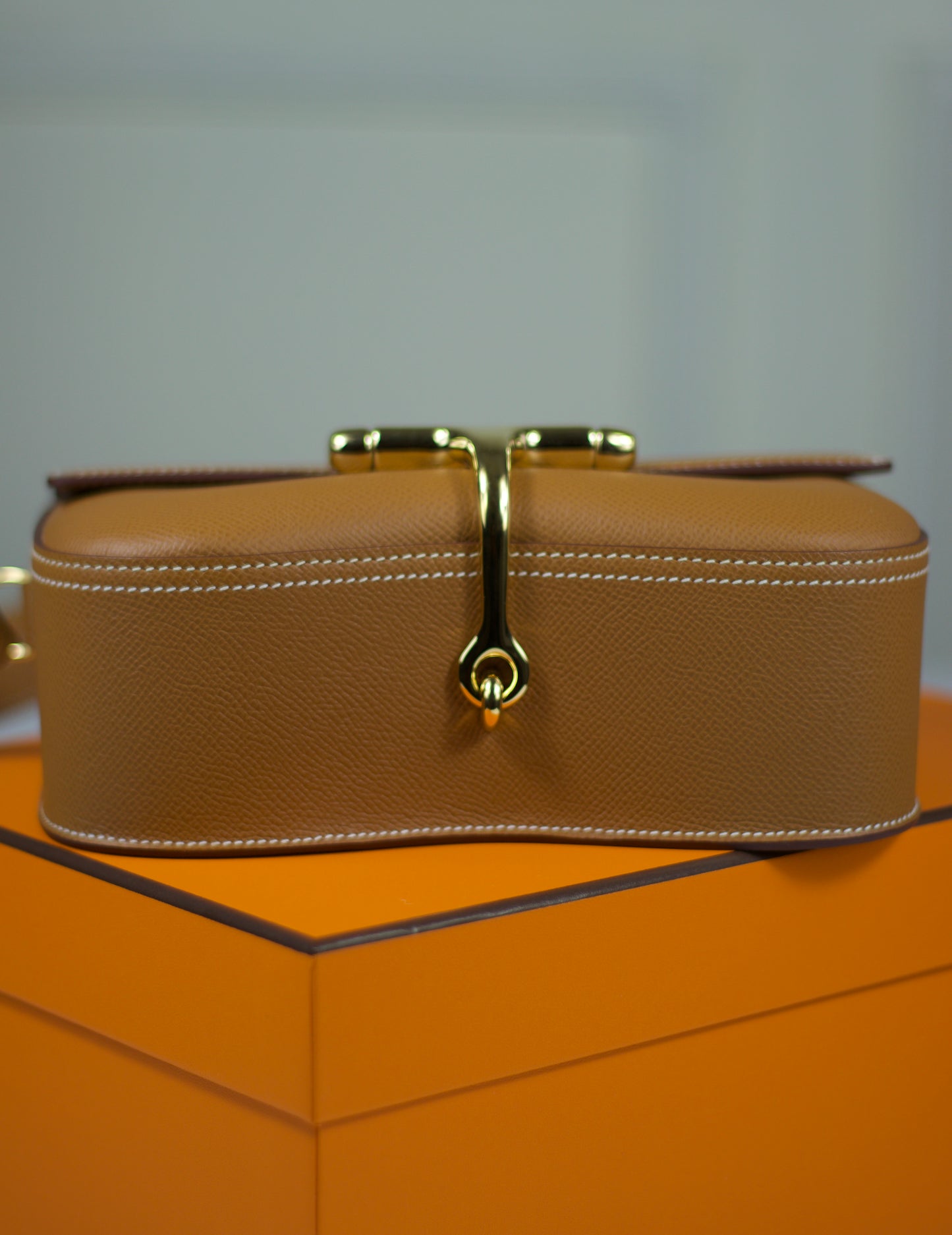 Della Cavalleria Élan – Gold Epsom with Gold Hardware