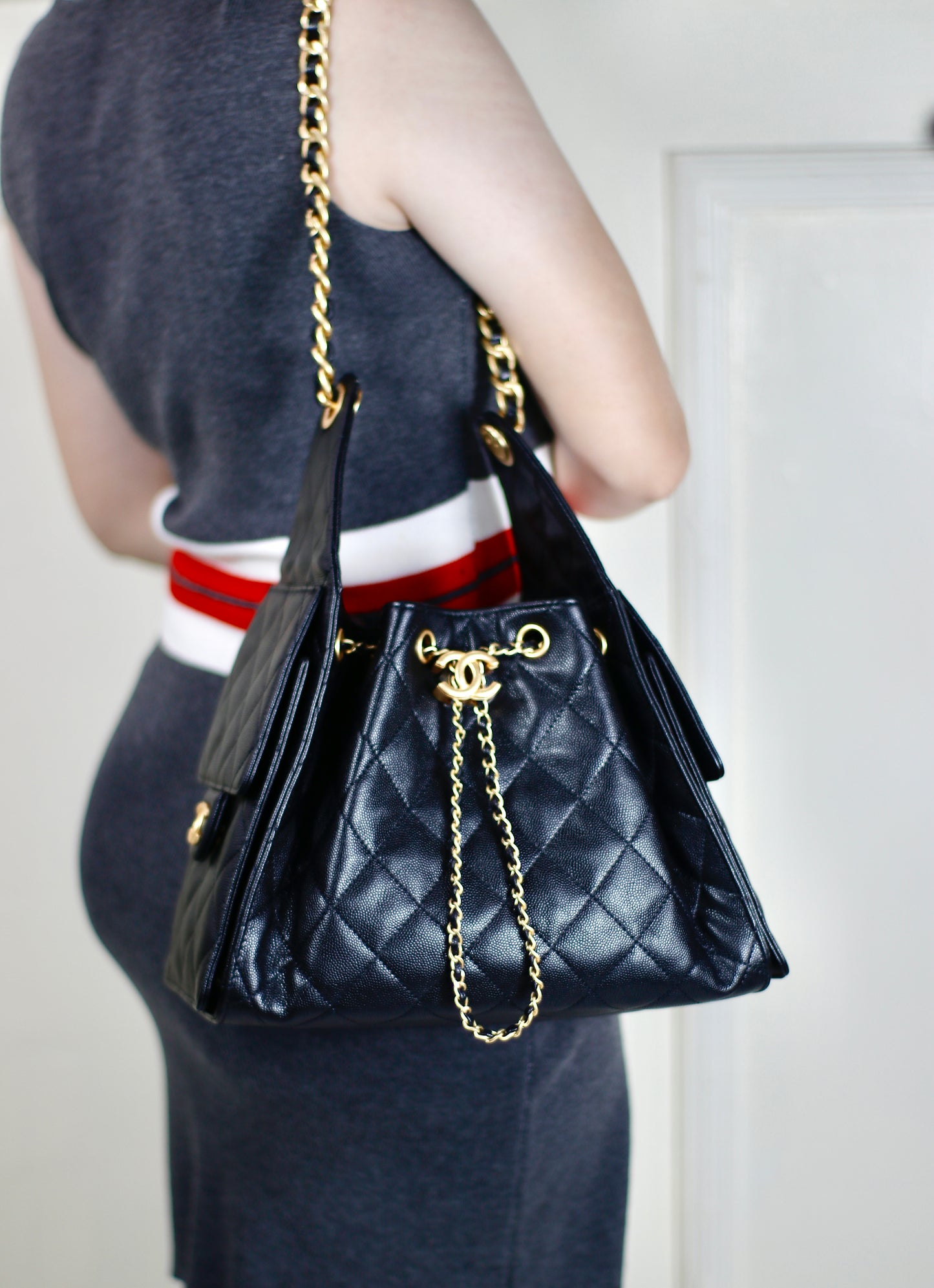 25C Small Drawstring Bag – Black Caviar with Gold Hardware
