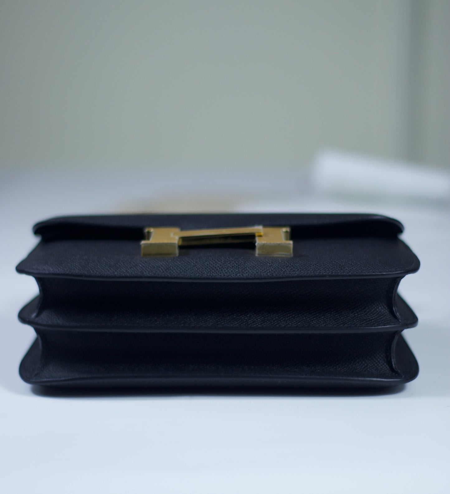 Constance 24 noir epsom leather gold hardware