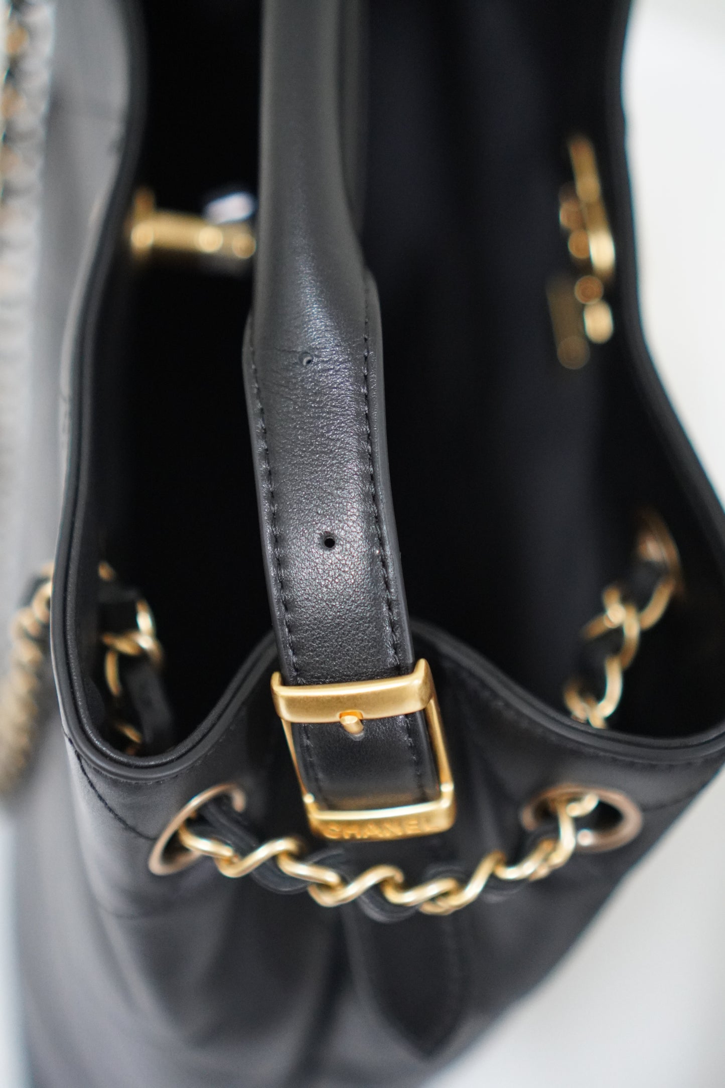 25A Shopping Tote in Durable Lambskin