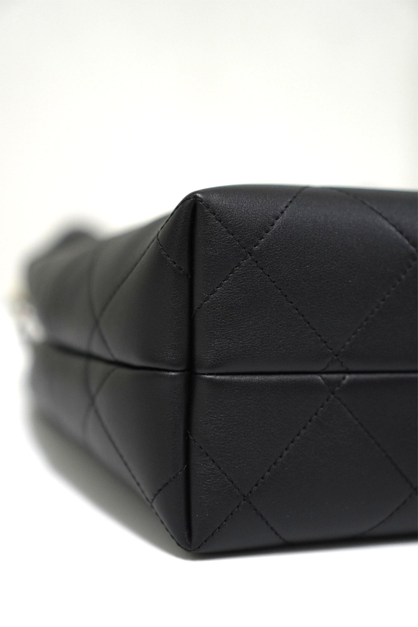 25A Shopping Tote in Durable Lambskin