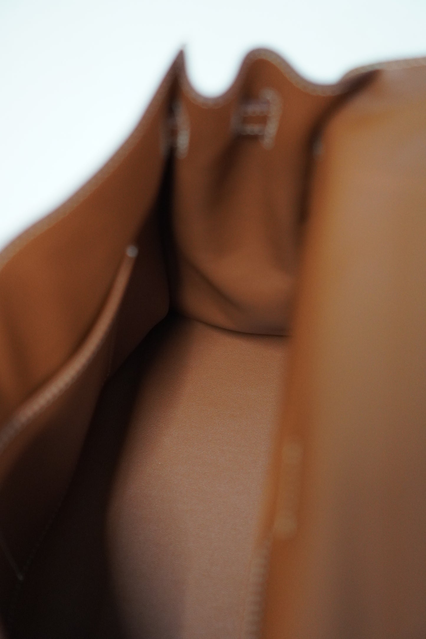 KL 35 Flat in Gold Swift