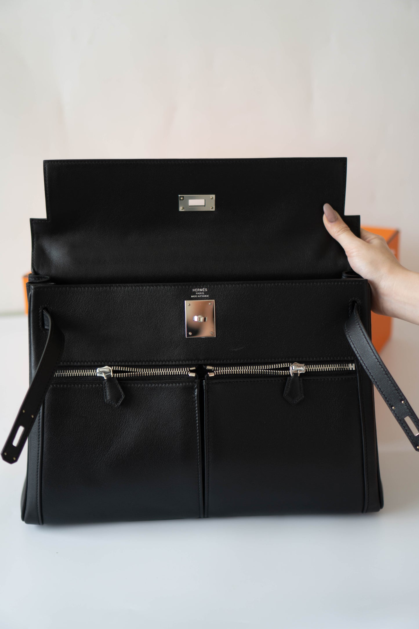 KL Lakis 35 – Black Swift Leather with Palladium Hardware