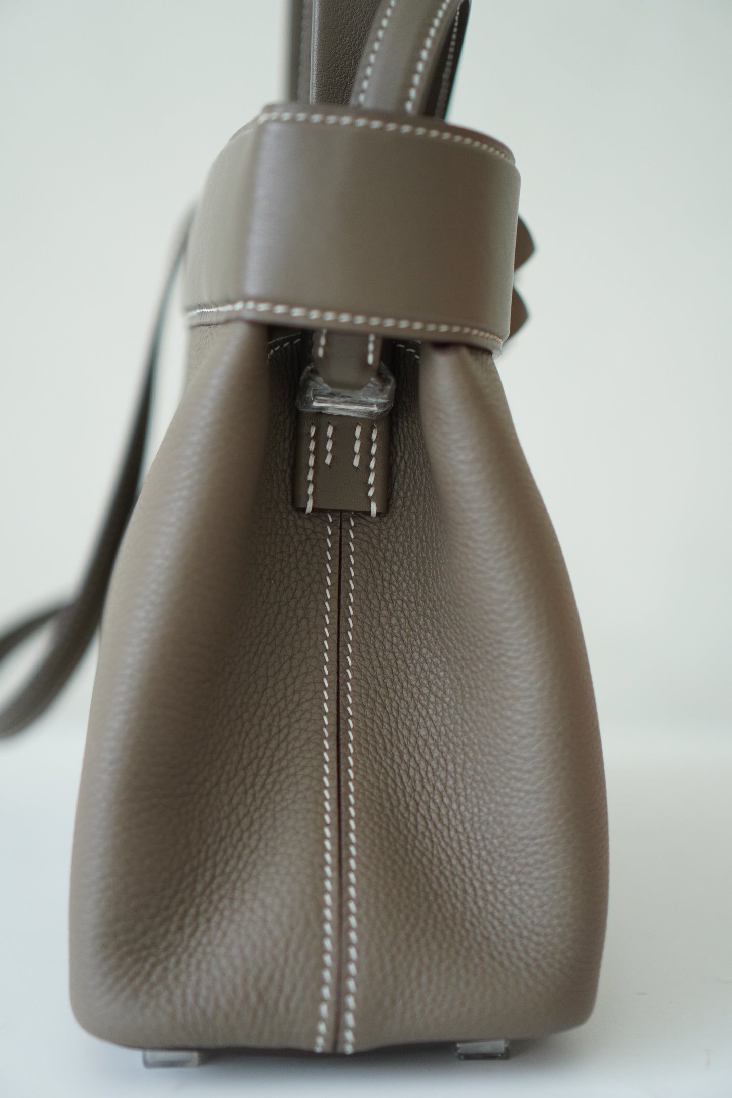 Medor Bag in Etoupe