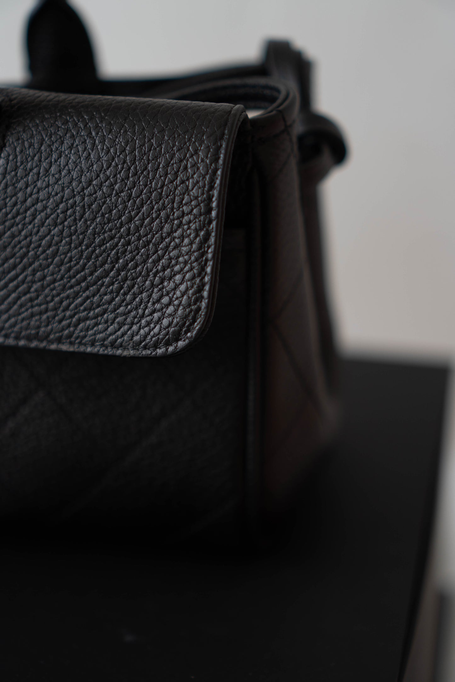 26S Shopping Tote East-West – Black Caviar Leather with Gold Hardware