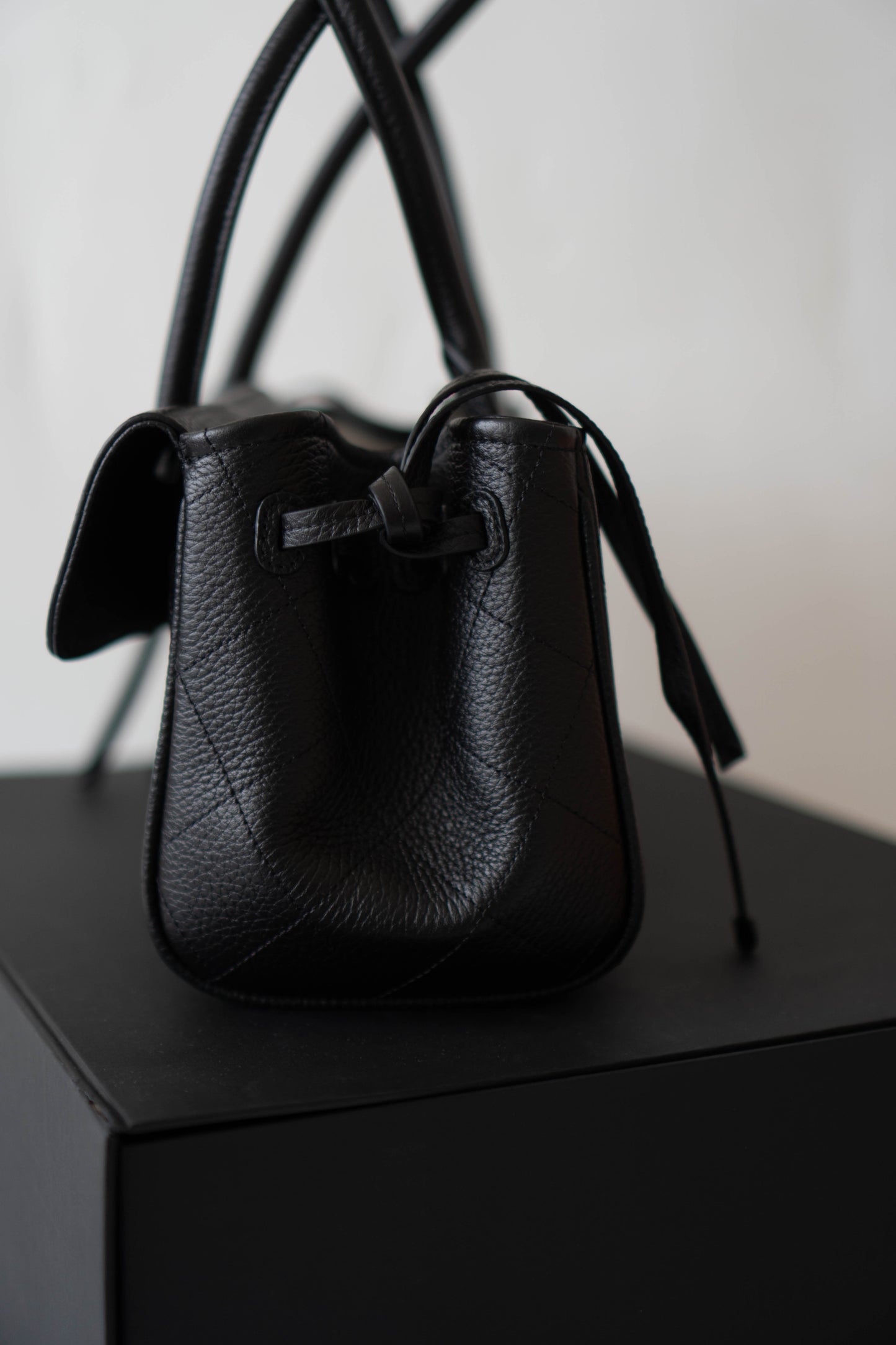 26S Shopping Tote East-West – Black Caviar Leather with Gold Hardware