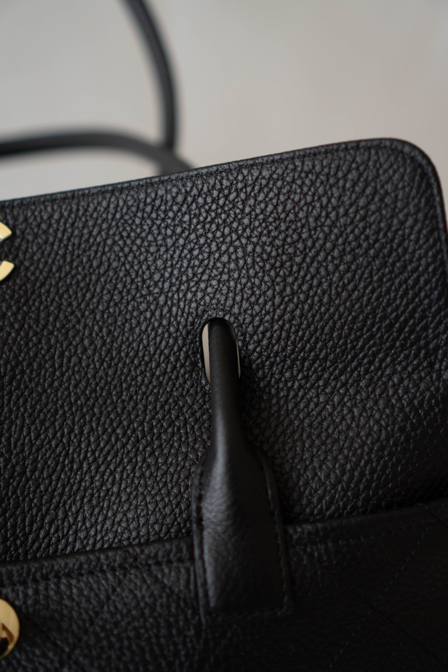 26S Shopping Tote East-West – Black Caviar Leather with Gold Hardware
