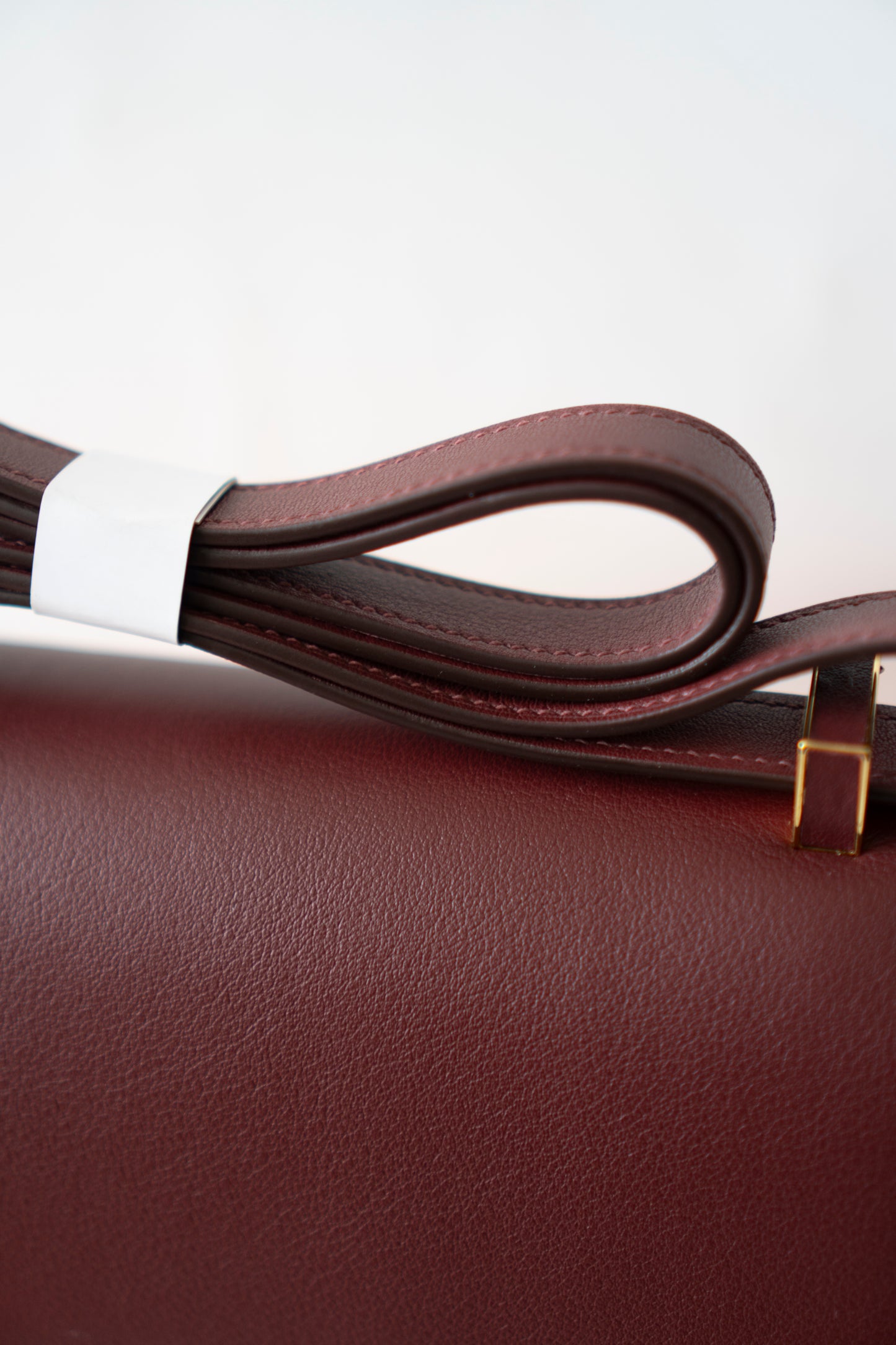Constanc 24 – Rouge H Evercolor Leather with Gold Hardware (Leather-Covered H Clasp)