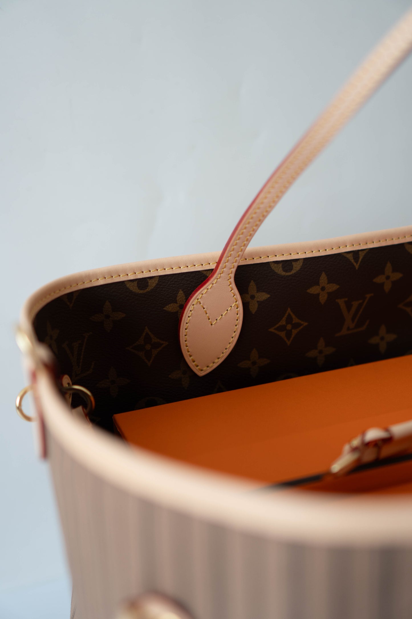 Neverfull Bandoulière Inside Out GM – Monogram Canvas with Natural Leather Trim