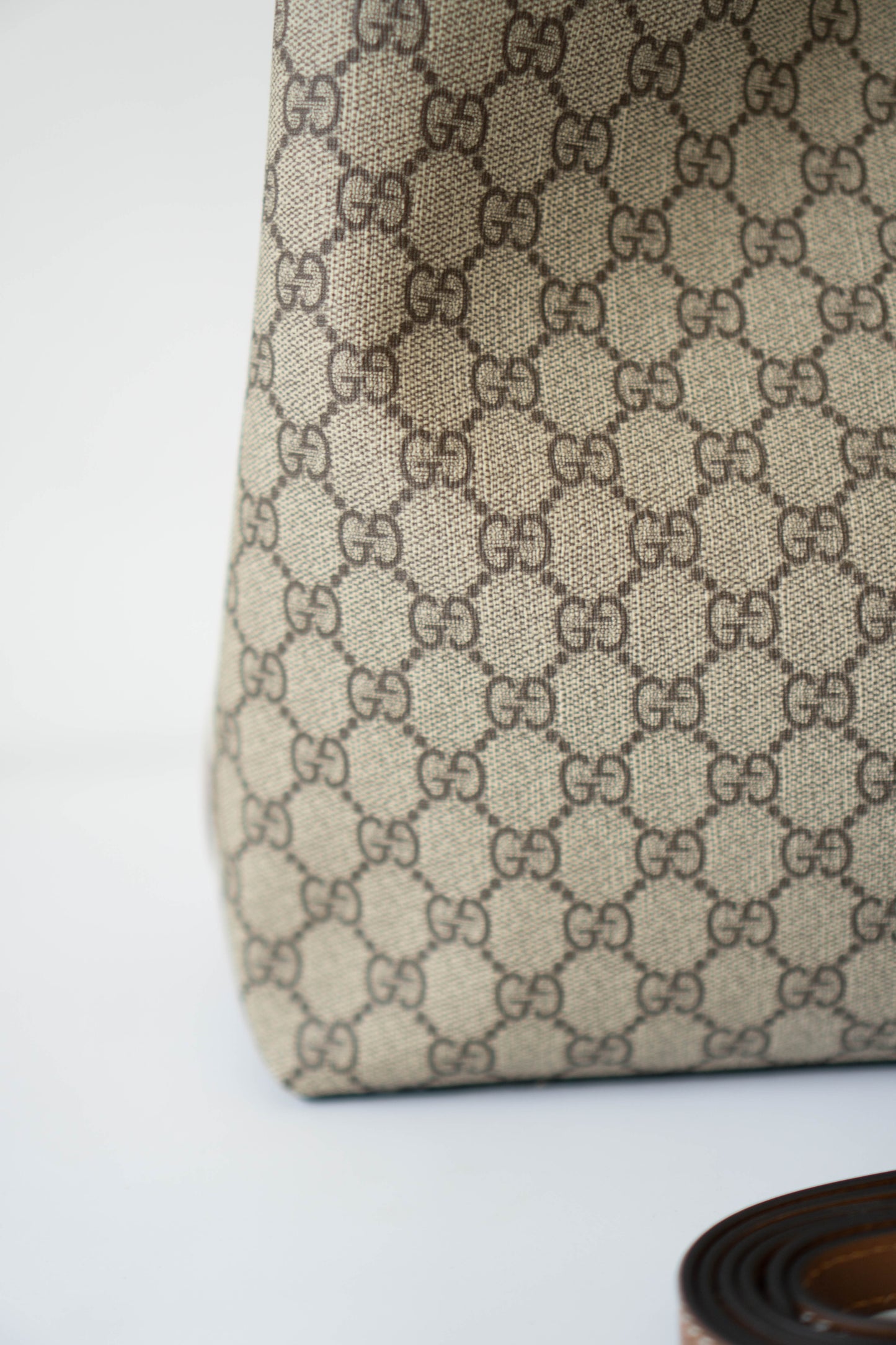 G G Emblem Canvas Tote – Large