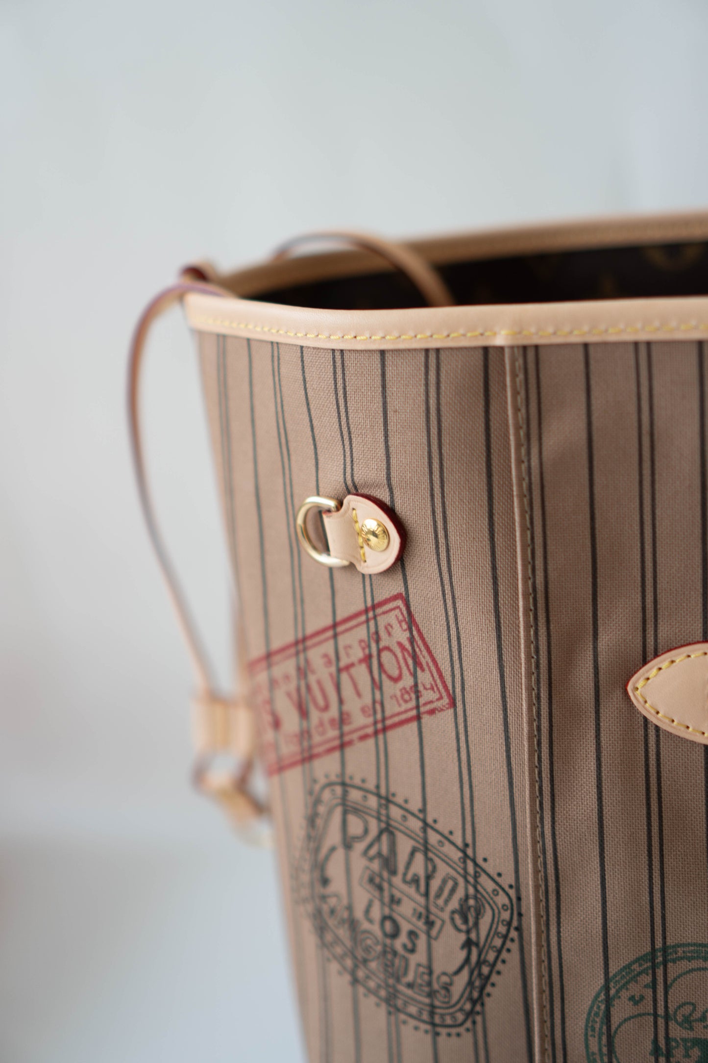 Neverfull Bandoulière Inside Out GM – Monogram Canvas with Natural Leather Trim