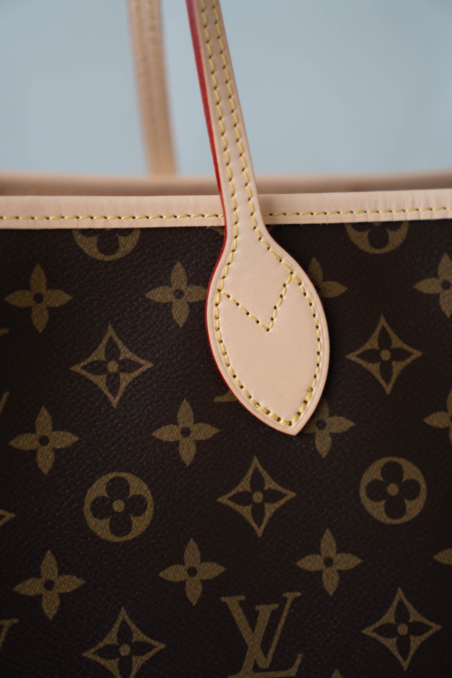 Neverfull Bandoulière Inside Out GM – Monogram Canvas with Natural Leather Trim
