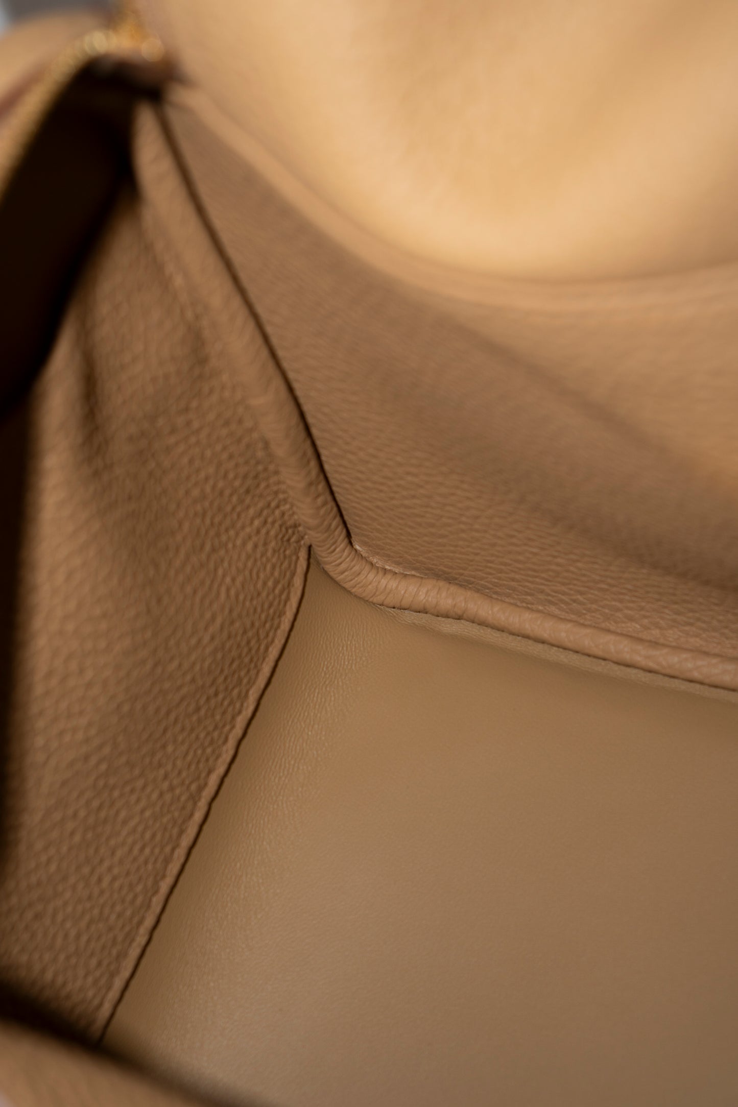 Lind 26 – Chai Clemence Leather with Gold Hardware