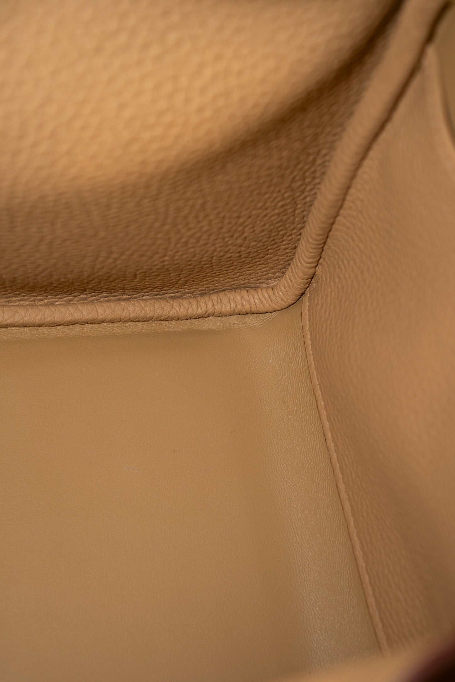Lind 26 – Chai Clemence Leather with Gold Hardware