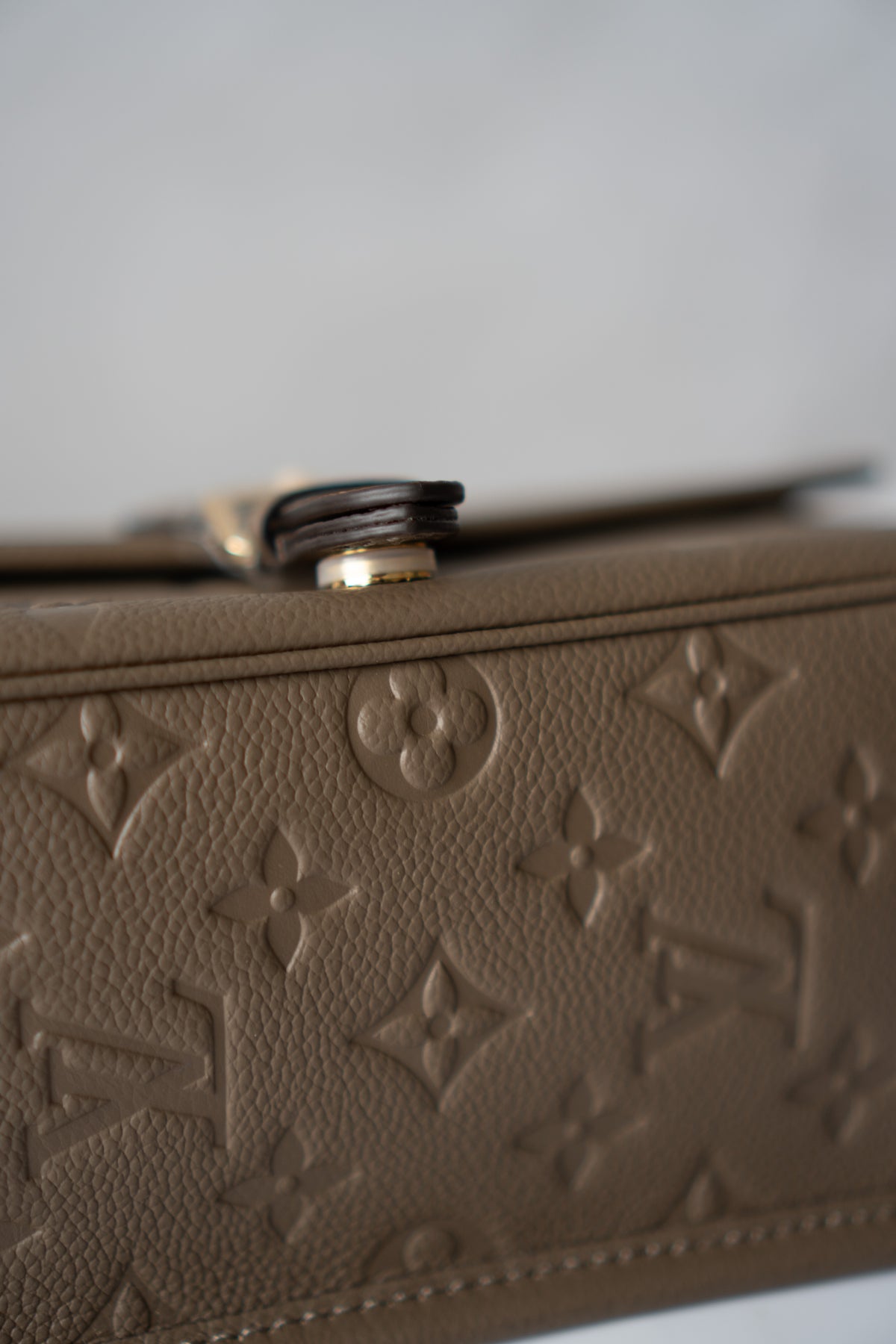 Diane Monogram Empreinte – Tourterelle / Taupe Grained Leather with Gold Hardware