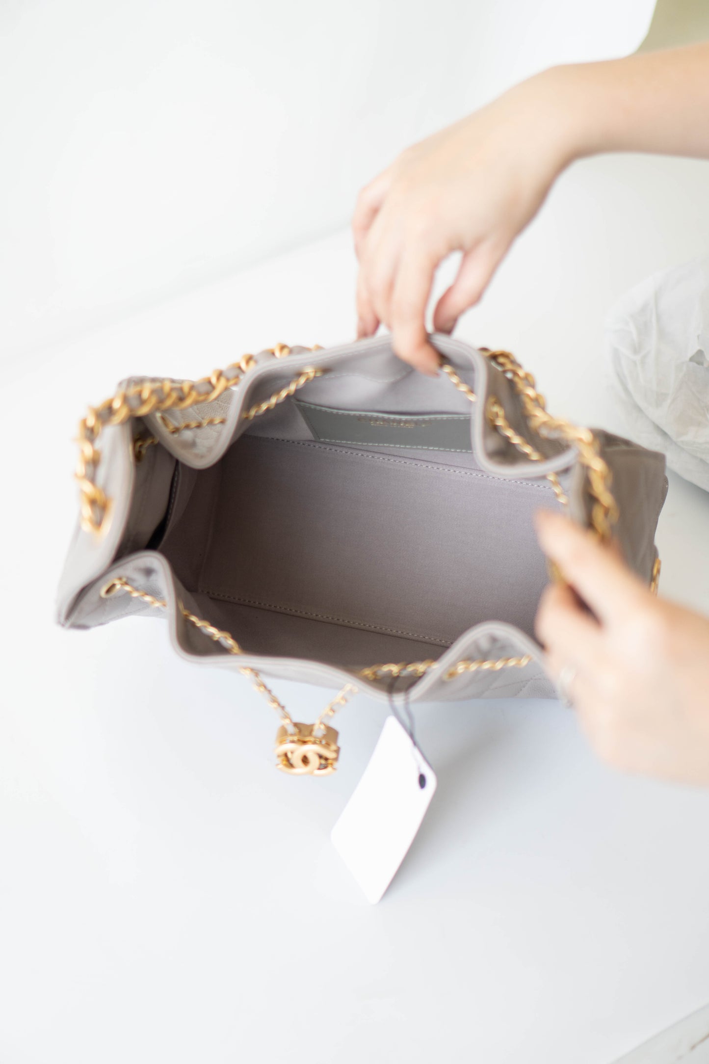 25K Small Hobo Bag – Lilac Grained Calfskin with Gold Hardware