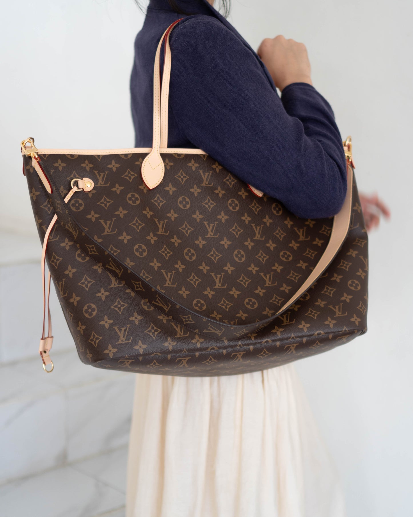 Neverfull Bandoulière Inside Out GM – Monogram Canvas with Natural Leather Trim