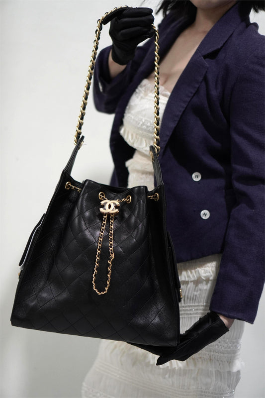 C25 Drawstring Bag in Black Caviar (Medium)