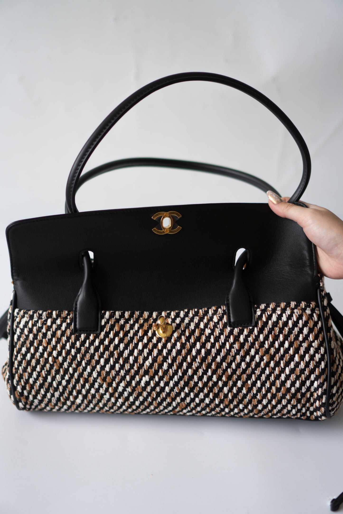 Urban Essentials Small East-West Shopping Bag – Black Calfskin & Multitone Tweed with Gold Hardware