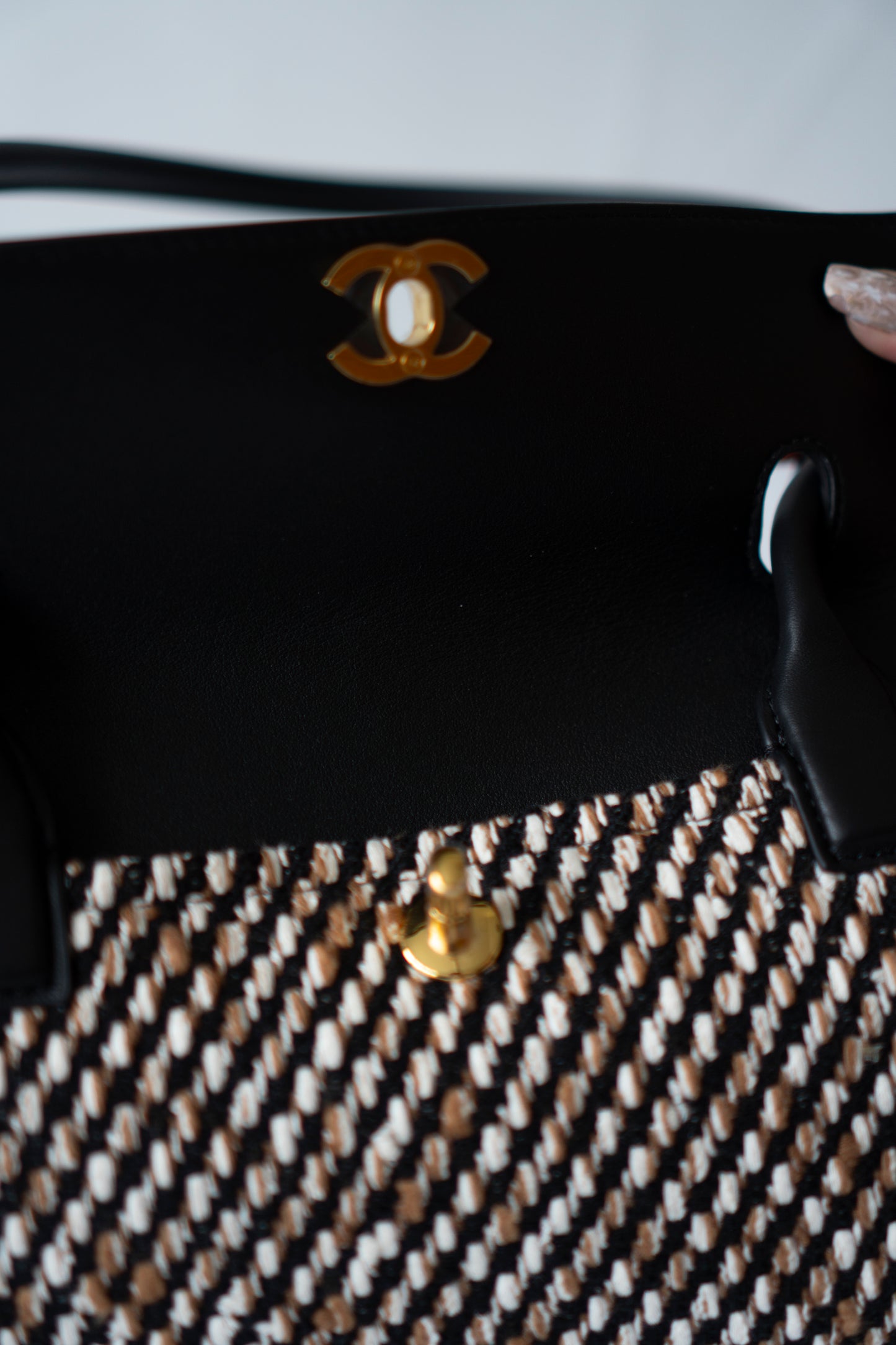 Urban Essentials Small East-West Shopping Bag – Black Calfskin & Multitone Tweed with Gold Hardware