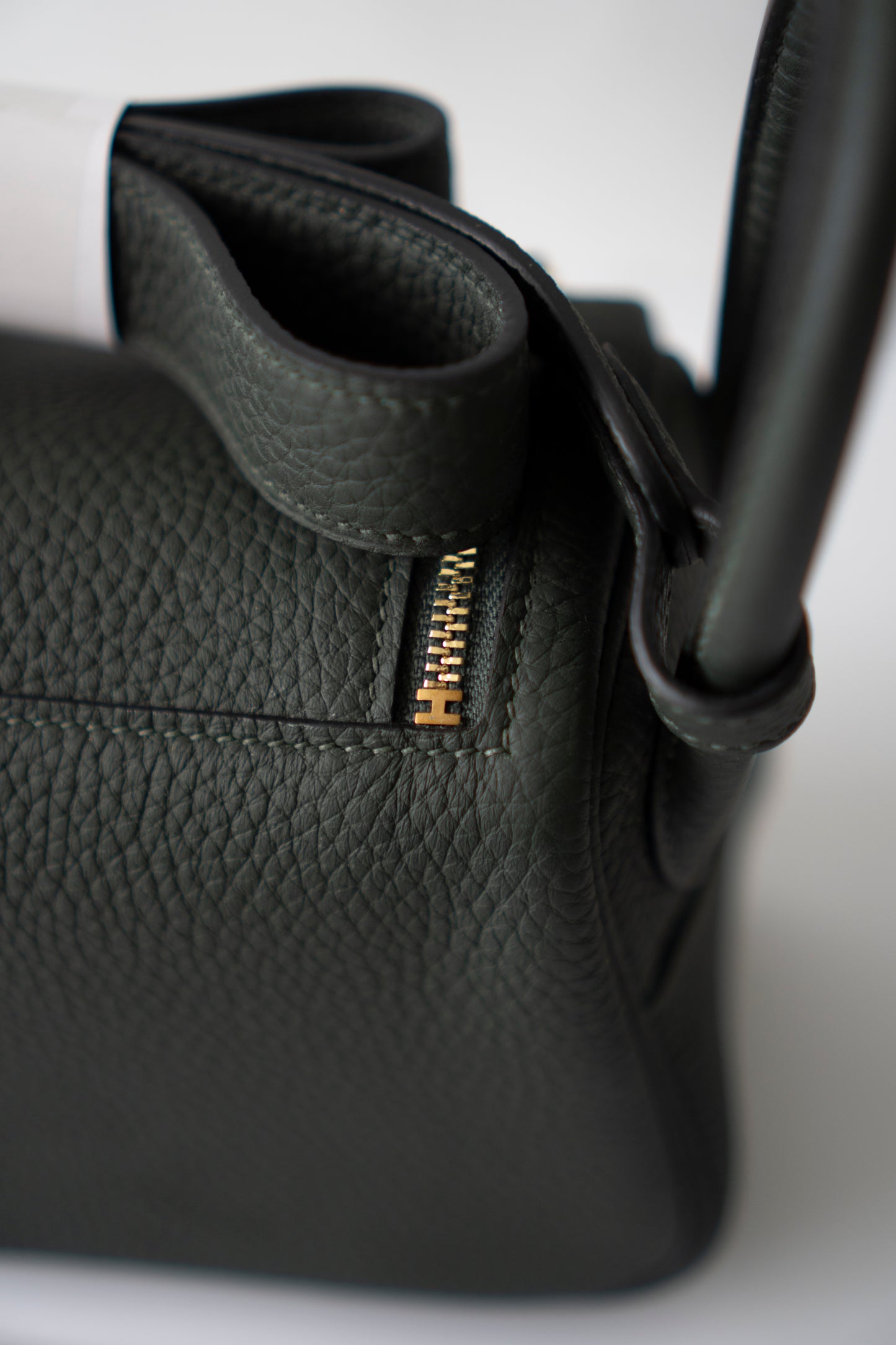 Mini Lind – Vert Cypres Clemence Leather with Gold Hardware