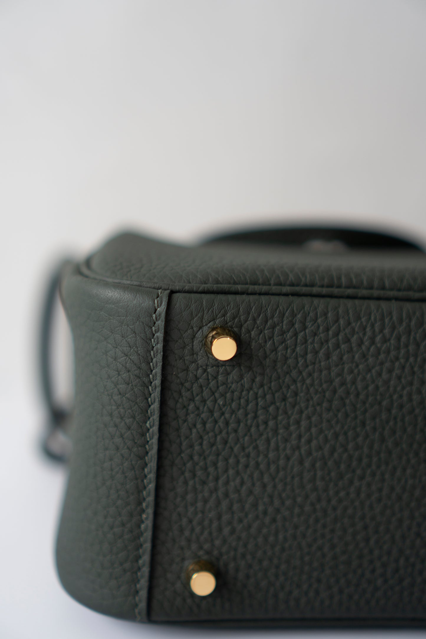 Mini Lind – Vert Cypres Clemence Leather with Gold Hardware