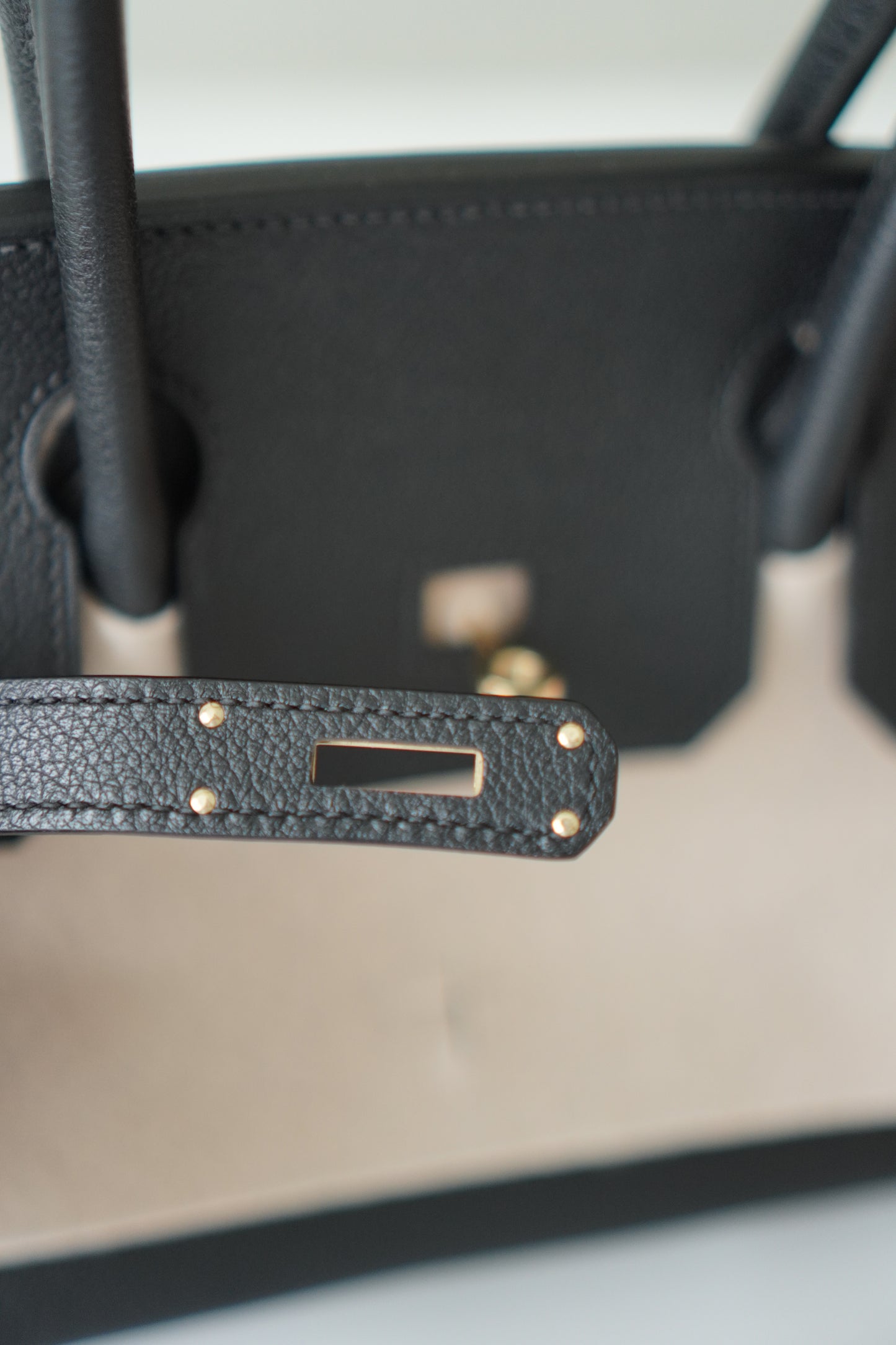 BK 29 in Black Togo