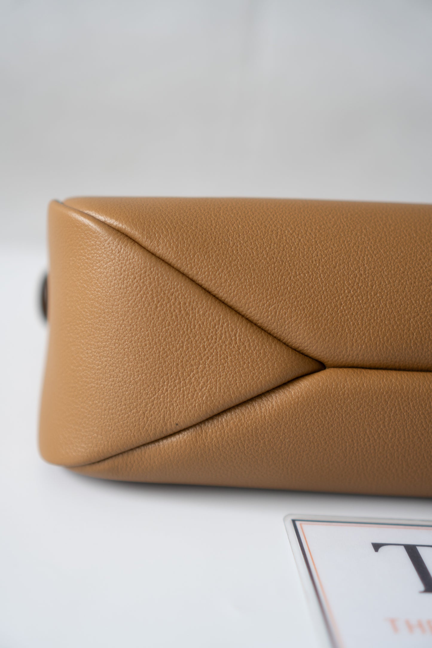 Arco Shoulder Bag – Caramel Brown Grained Leather with Gold Hardware