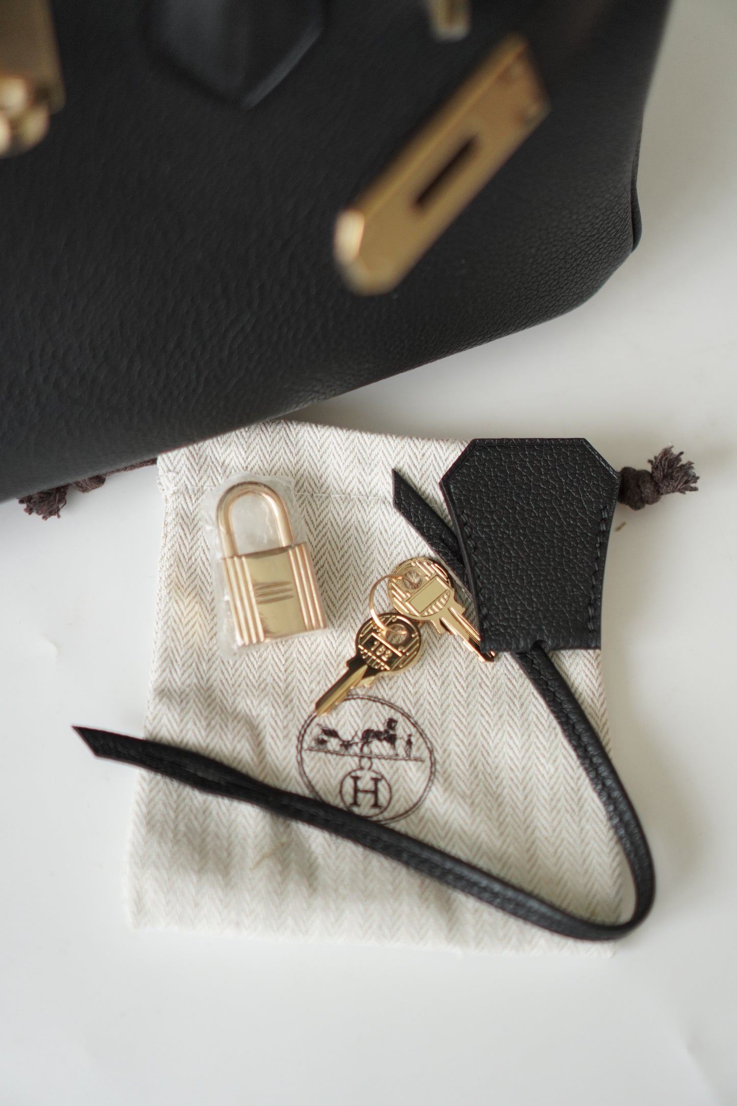 BK 29 in Black Togo