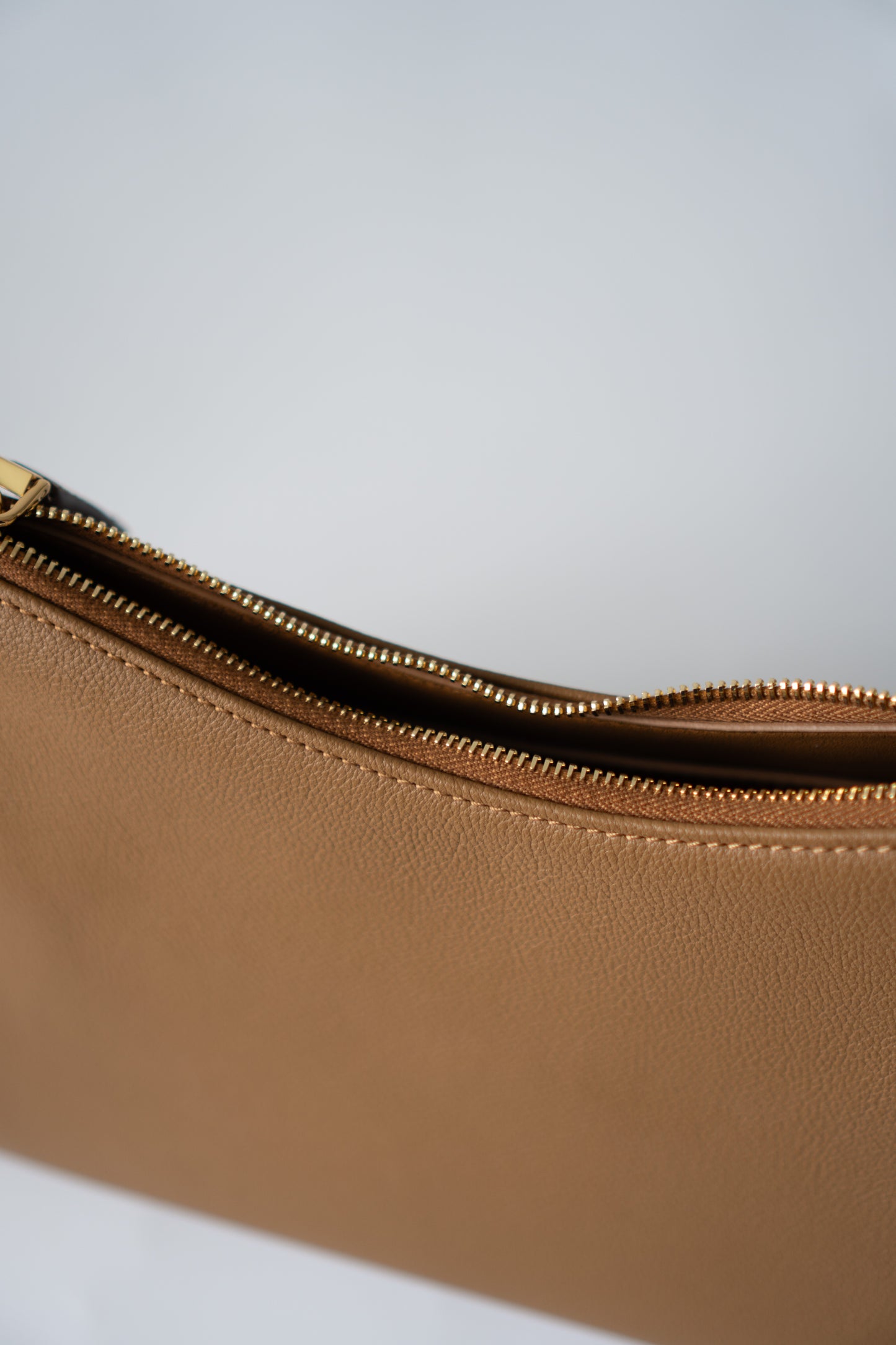 Arco Shoulder Bag – Caramel Brown Grained Leather with Gold Hardware