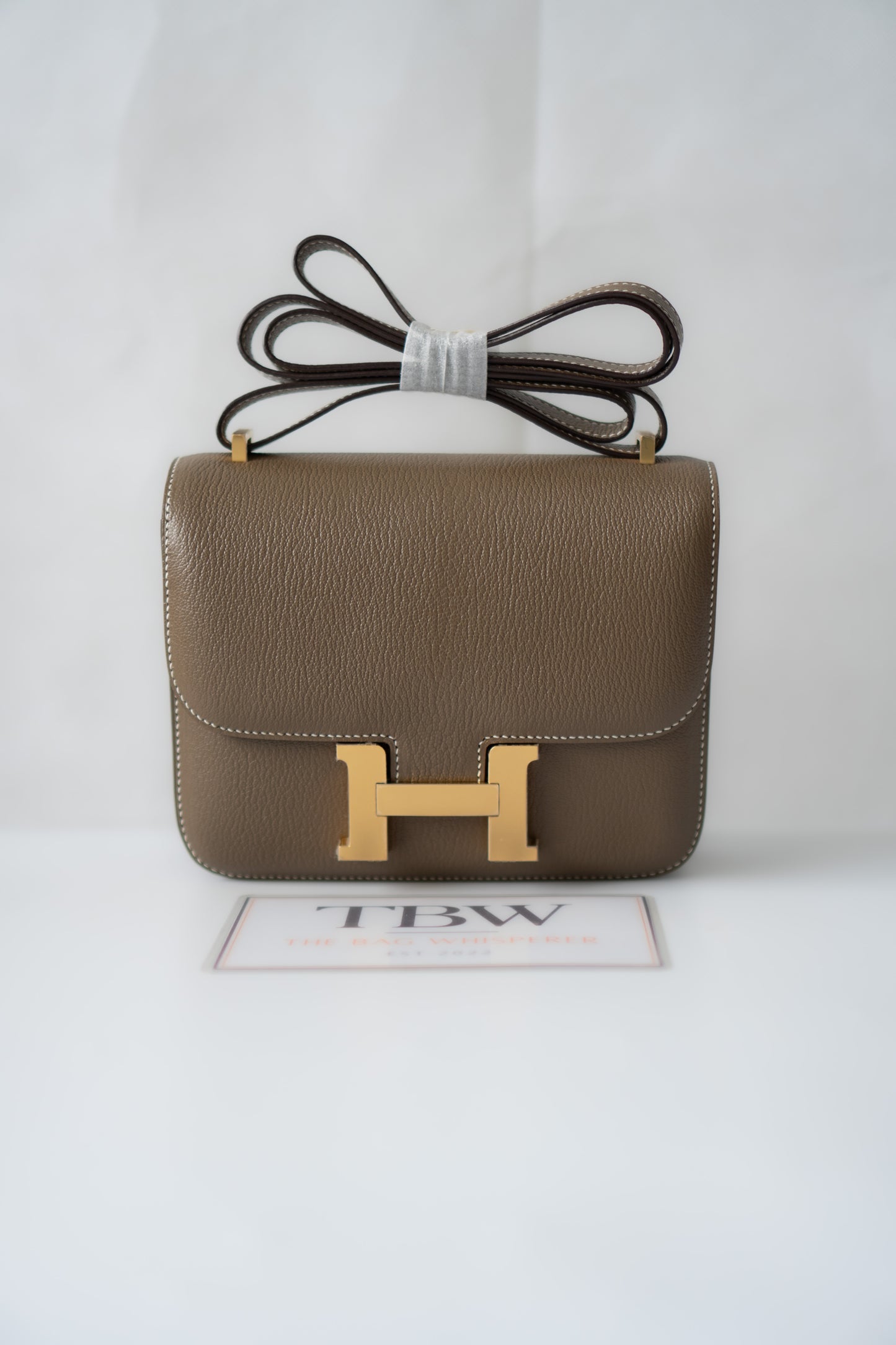 Constanc 18 – Etoupe Epsom Leather with Gold Hardware
