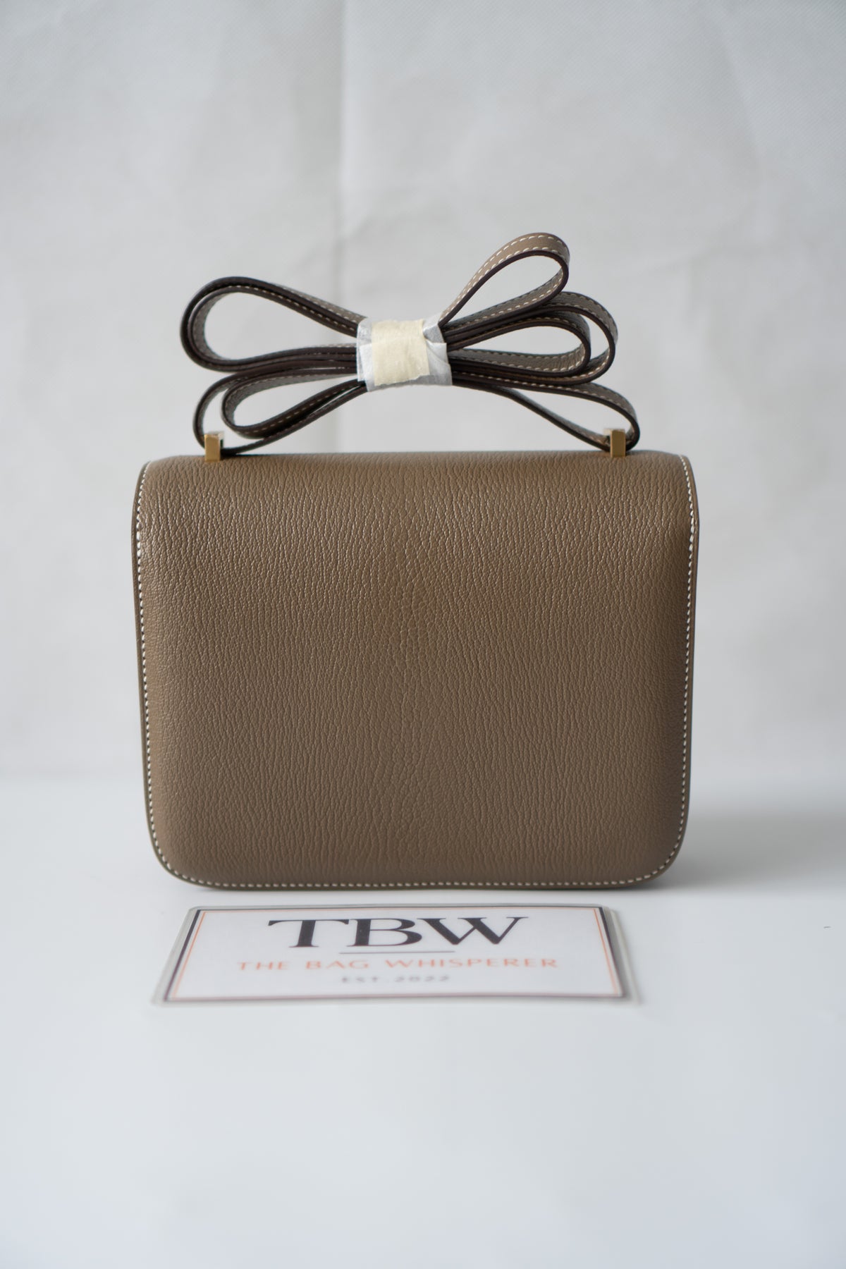 Constanc 18 – Etoupe Epsom Leather with Gold Hardware