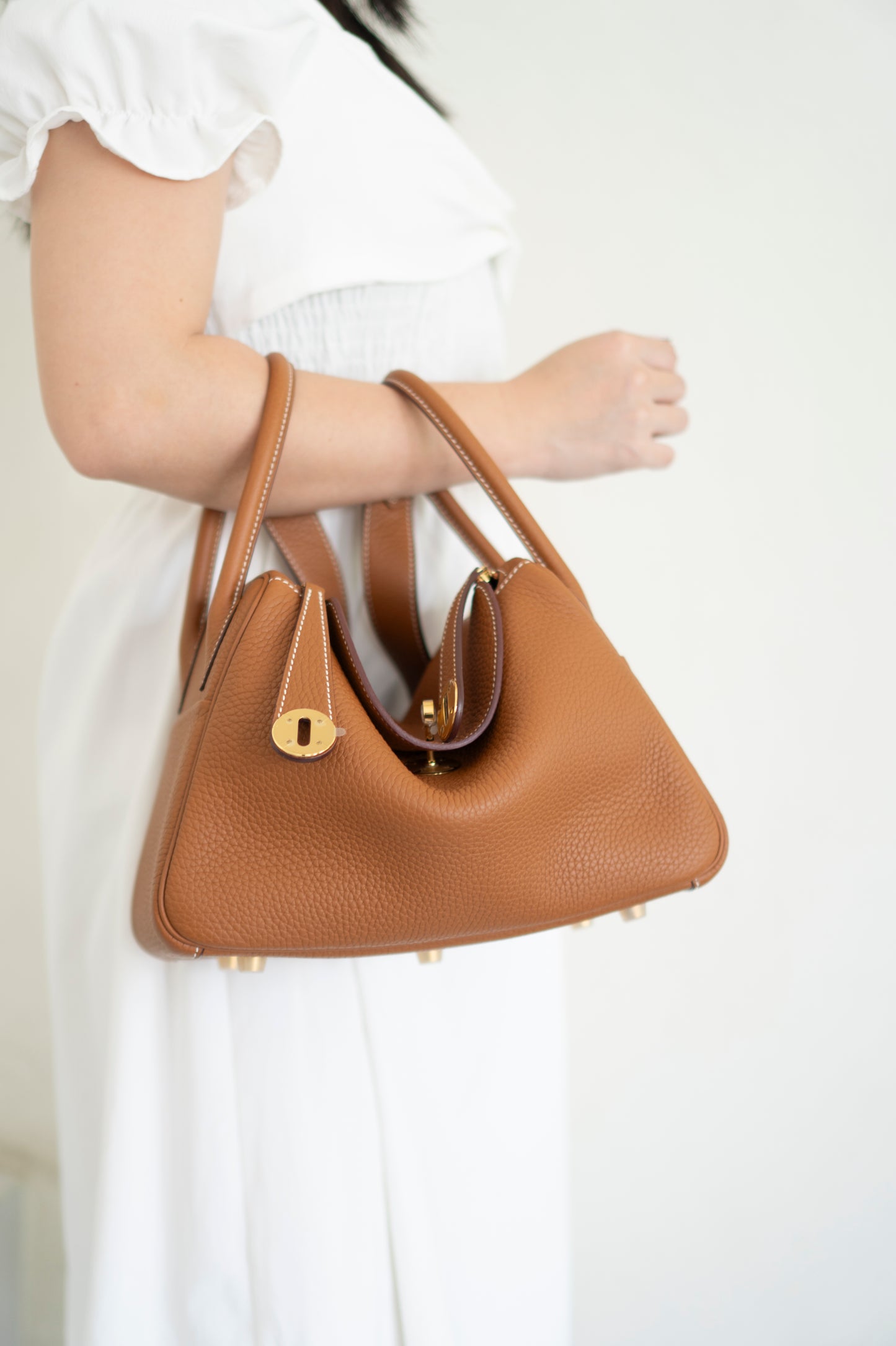 Lind 26 – Gold Clemence Leather with Gold Hardware