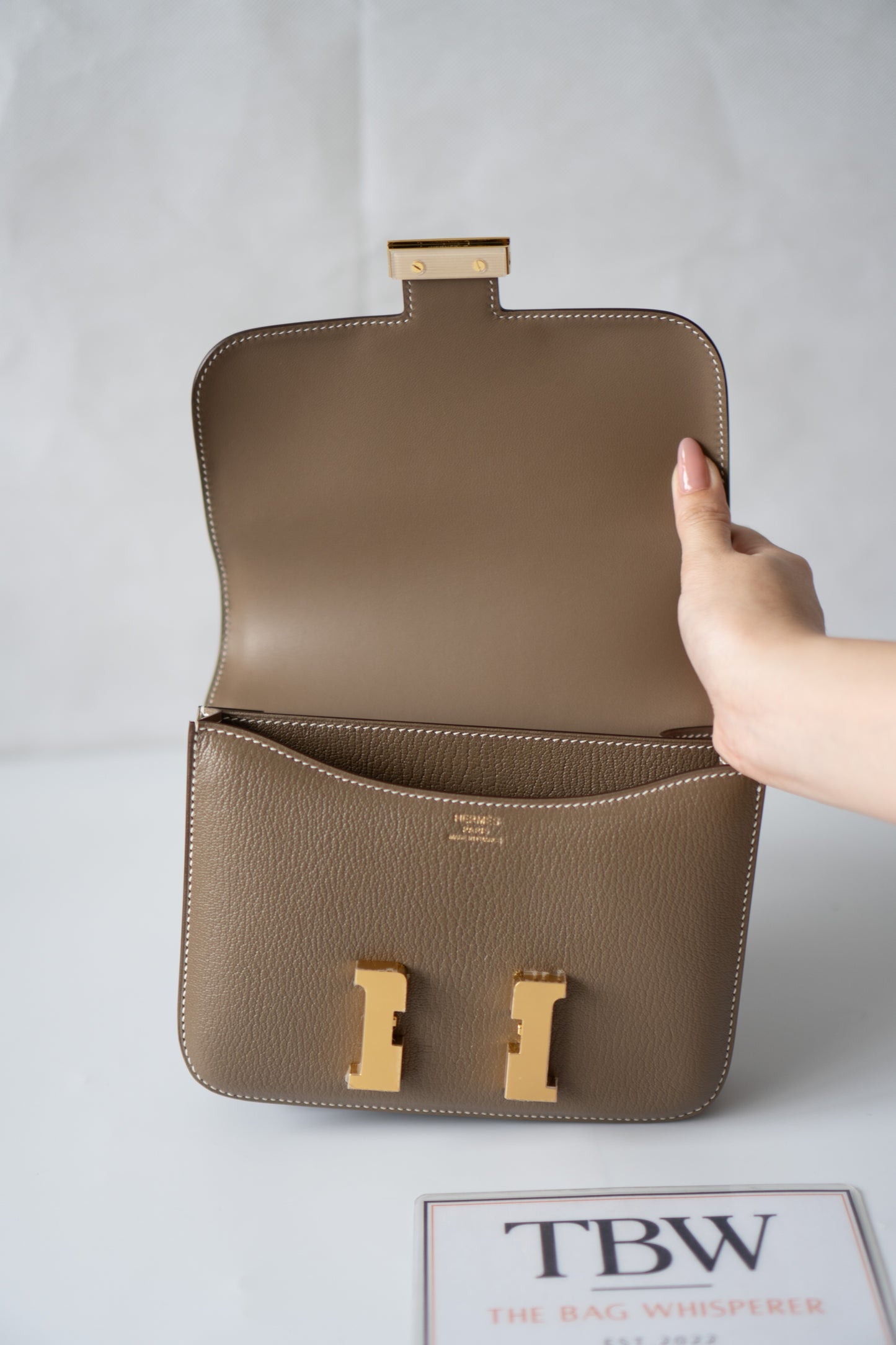Constanc 18 – Etoupe Epsom Leather with Gold Hardware