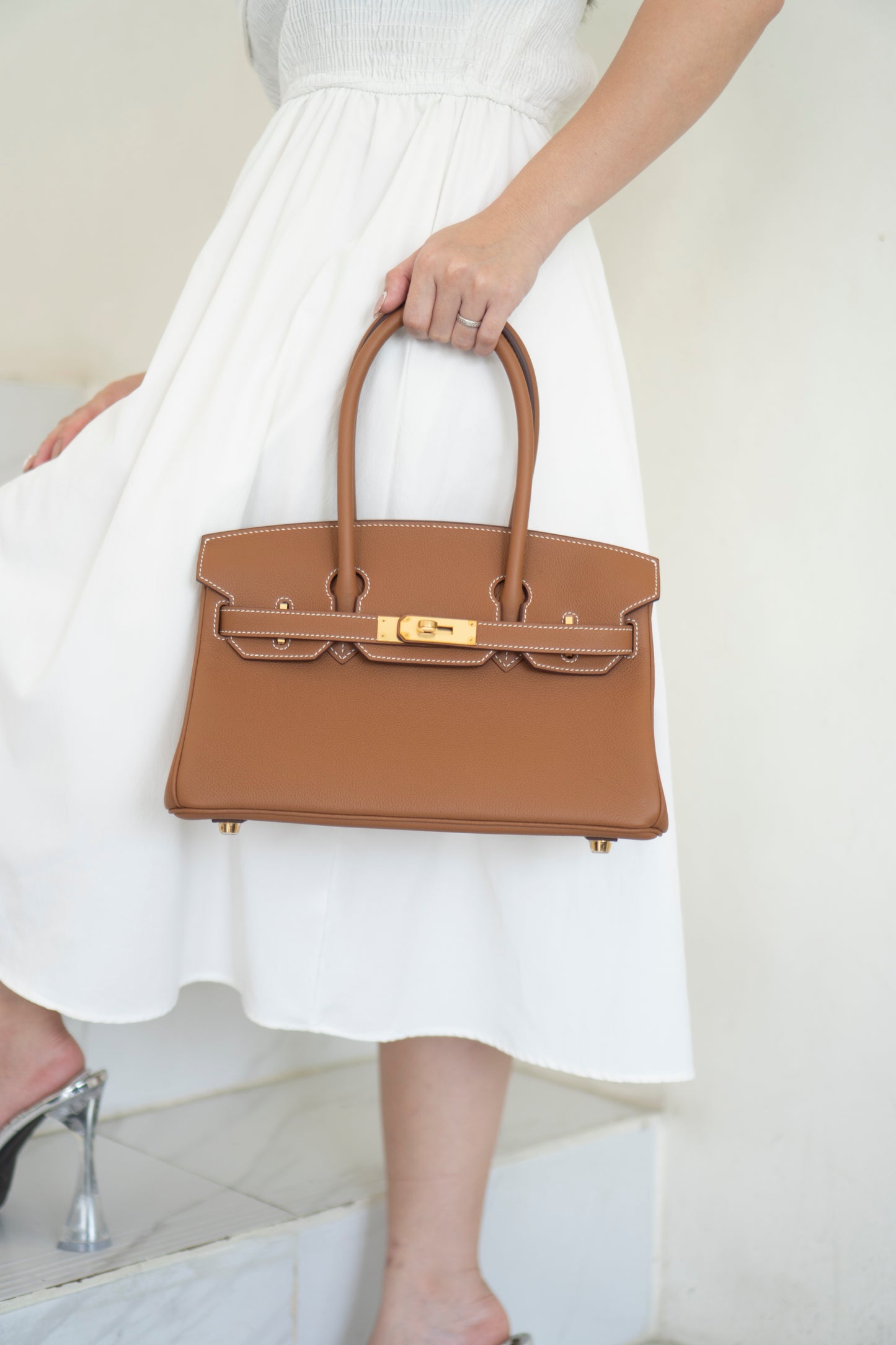 BK Shoulder 29 – Gold Evercolor with Gold Hardware